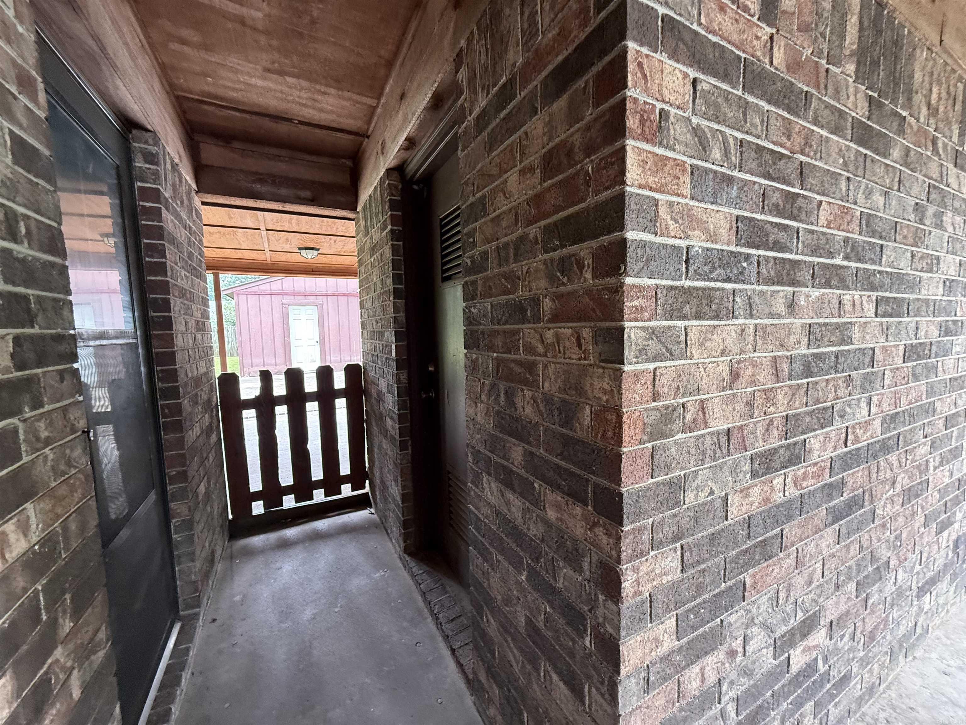 SOUTHBRIDGE - Residential
