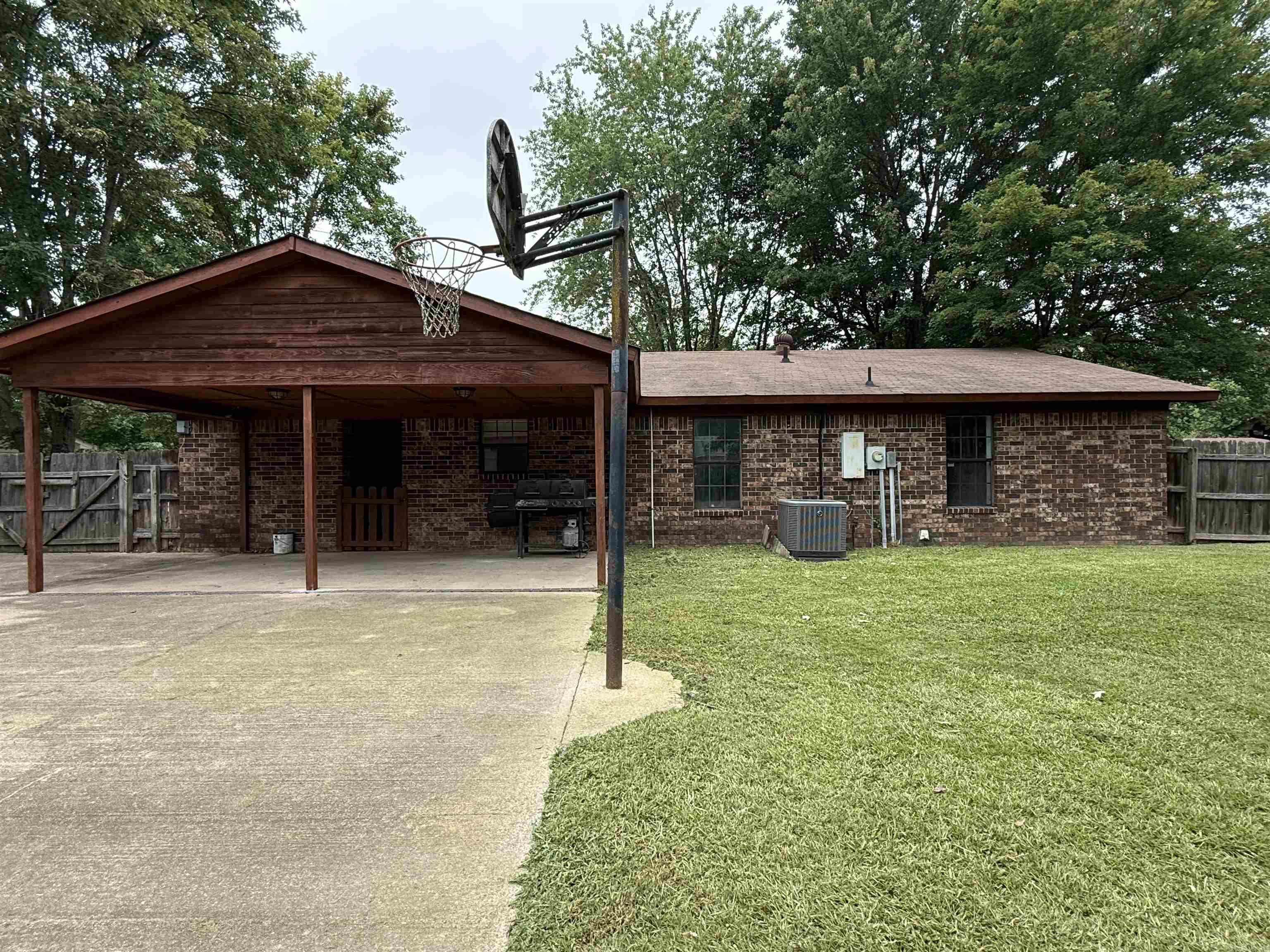 SOUTHBRIDGE - Residential
