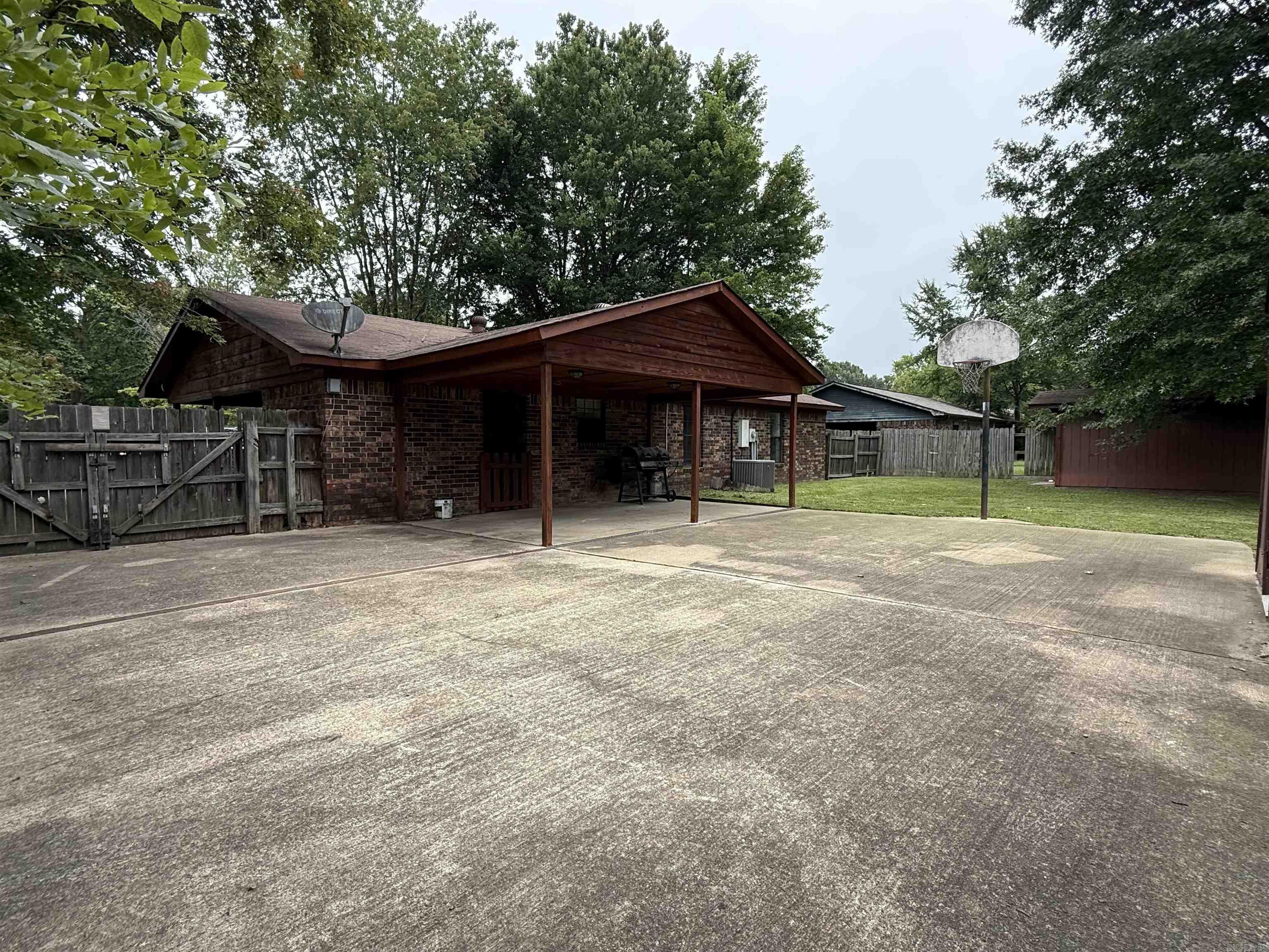 SOUTHBRIDGE - Residential