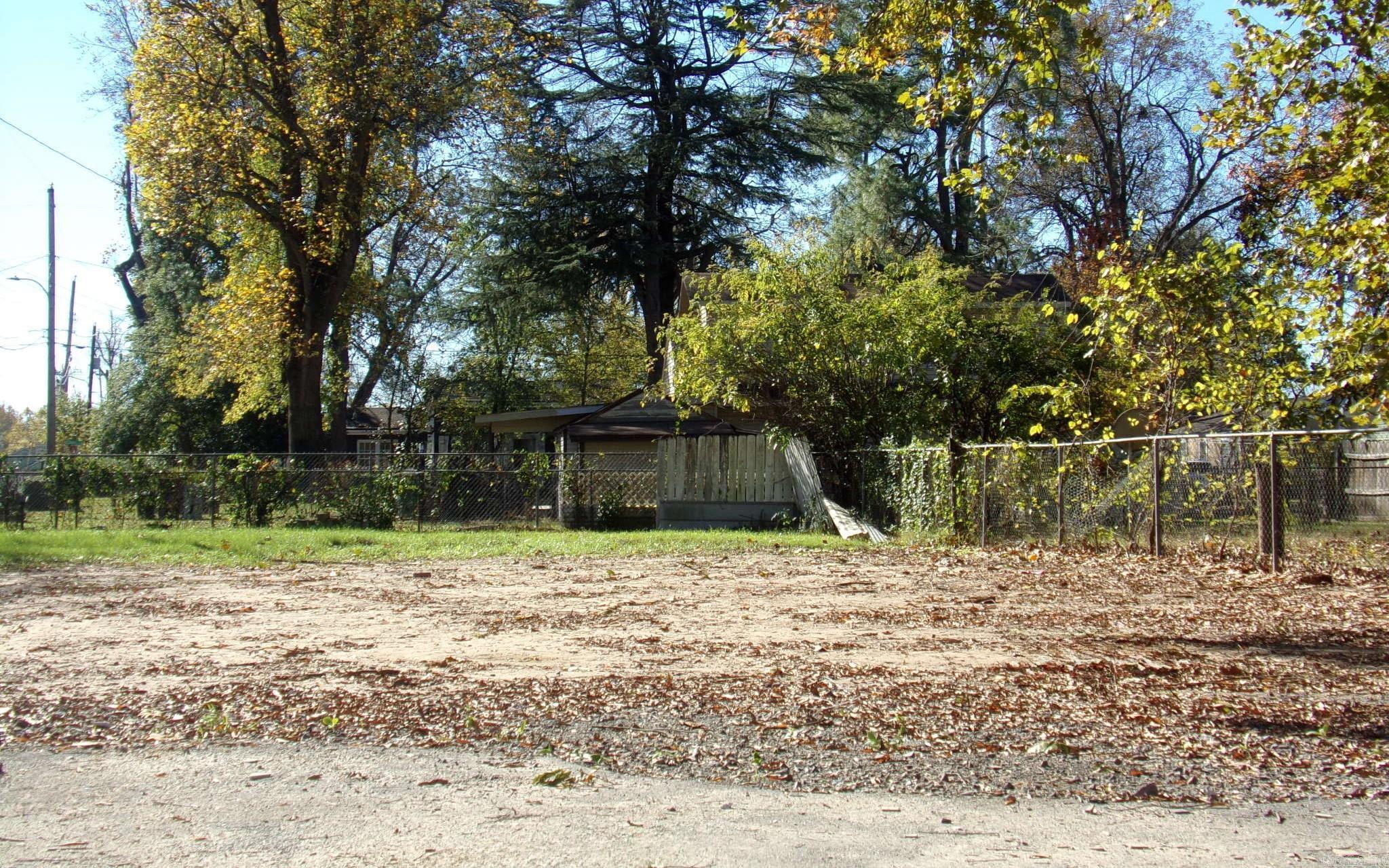 Vacant land on corner lot,ready for new construction.**** All offers must be submitted by the Buyer's agent via the RES.NET Agent Portal. If your offer is accepted, you agree to be responsible for an offer submission technology fee of $150.00. The fee will be included on the closing disclosure and paid at the closing of the transaction.
