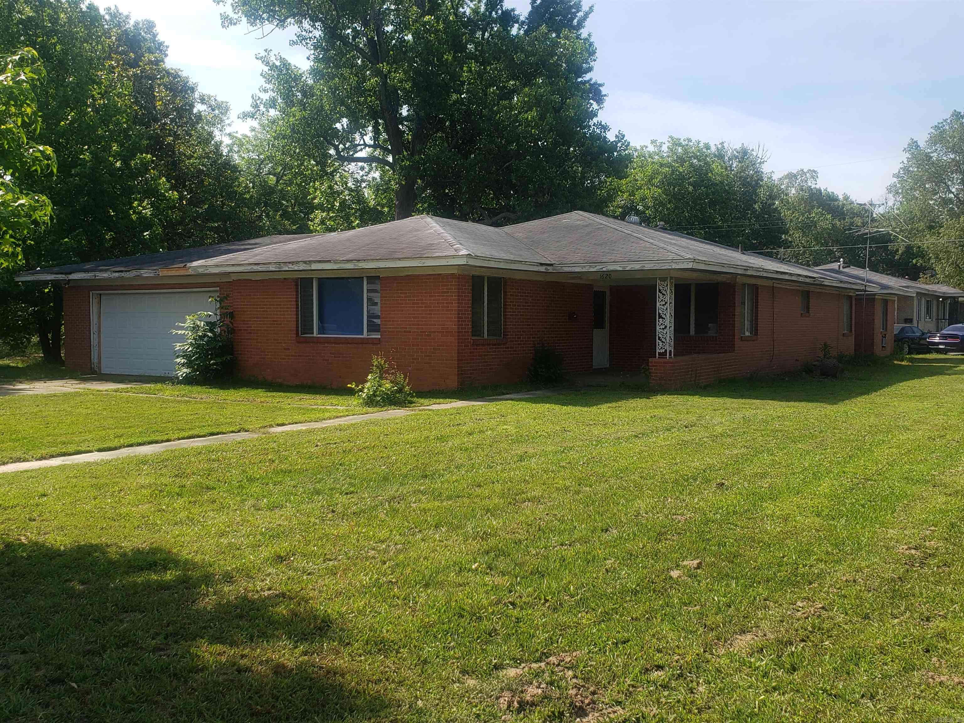 Investor alert!!!  Very large spacious property that can be used as primary resident, rental property or flip house. 5 bedrooms and 2 large baths
