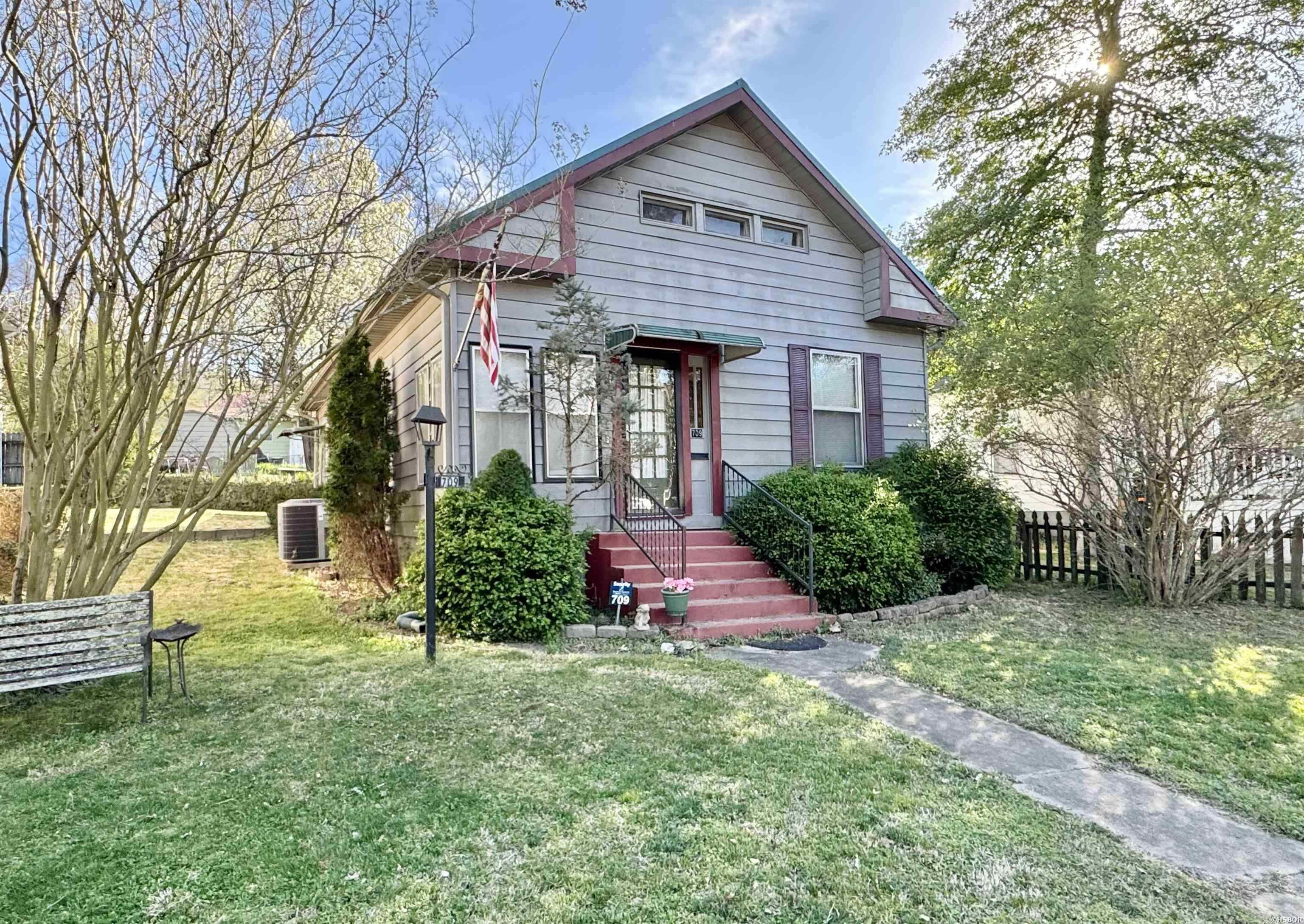 This 3BR/1BA bungalow is located along Whittington Avenue, directly across from Whittington Park and within walking distance of downtown Hot Springs. Nice deep lot with access to two streets - parking in the front and rear.   New metal roof and new HVAC. The house needs some cosmetic updates but nothing major.  Prime rental area due to it's proximity to downtown. Don't miss the rare opportunity to purchase a home on Whittington Avenue!