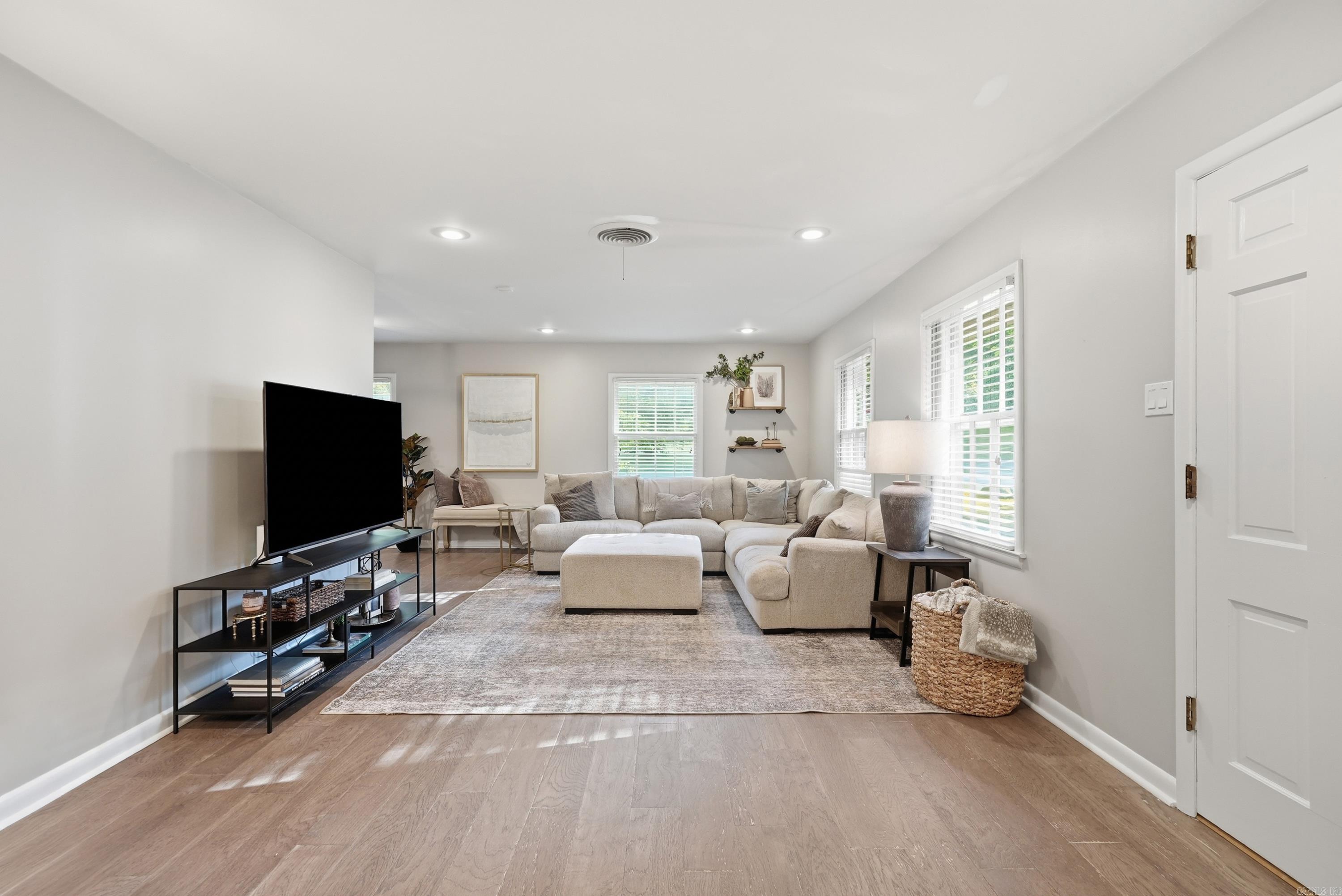 SHANNON HILLS - Residential