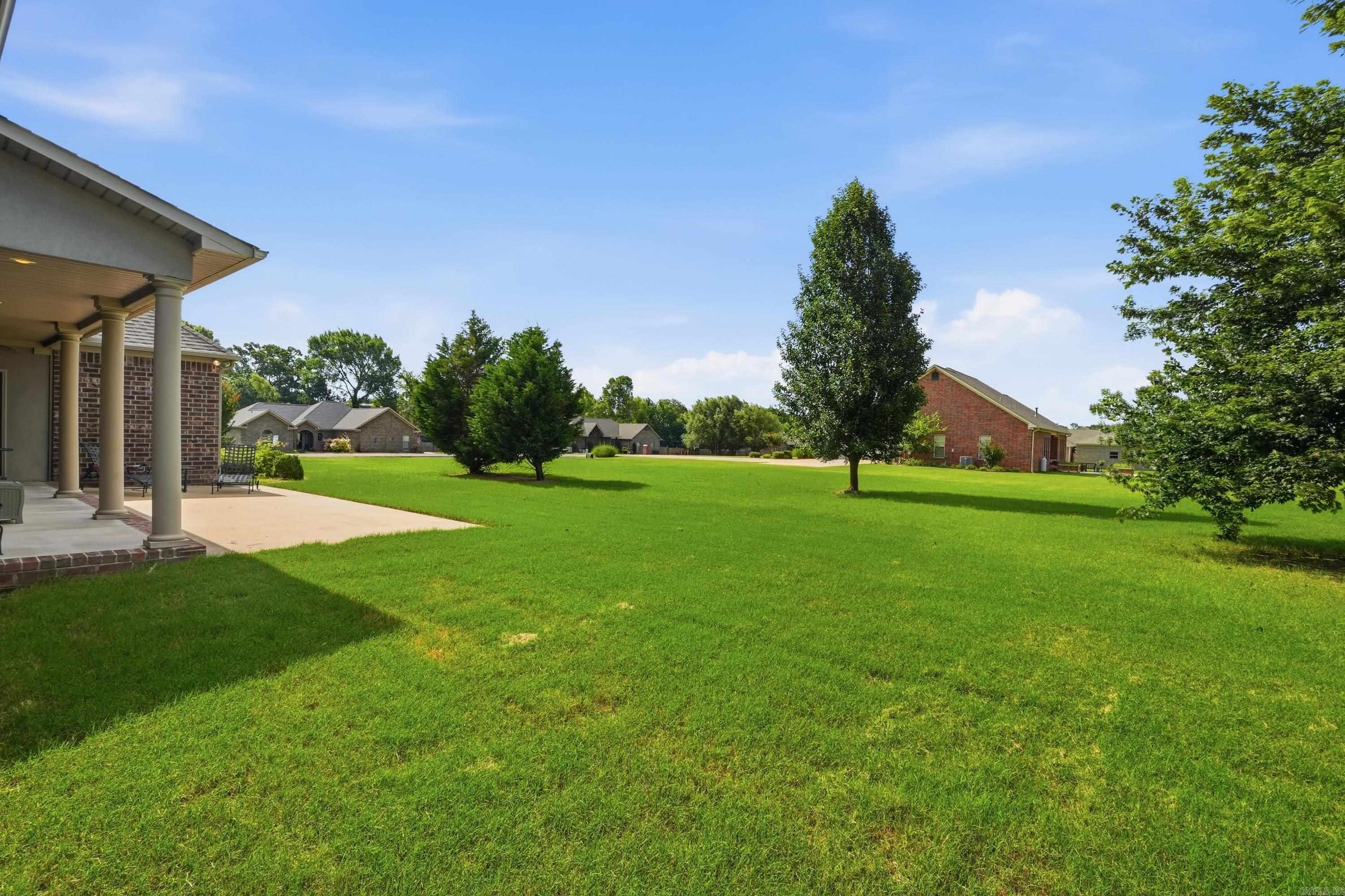 HUNTINGTON ESTATES - Residential
