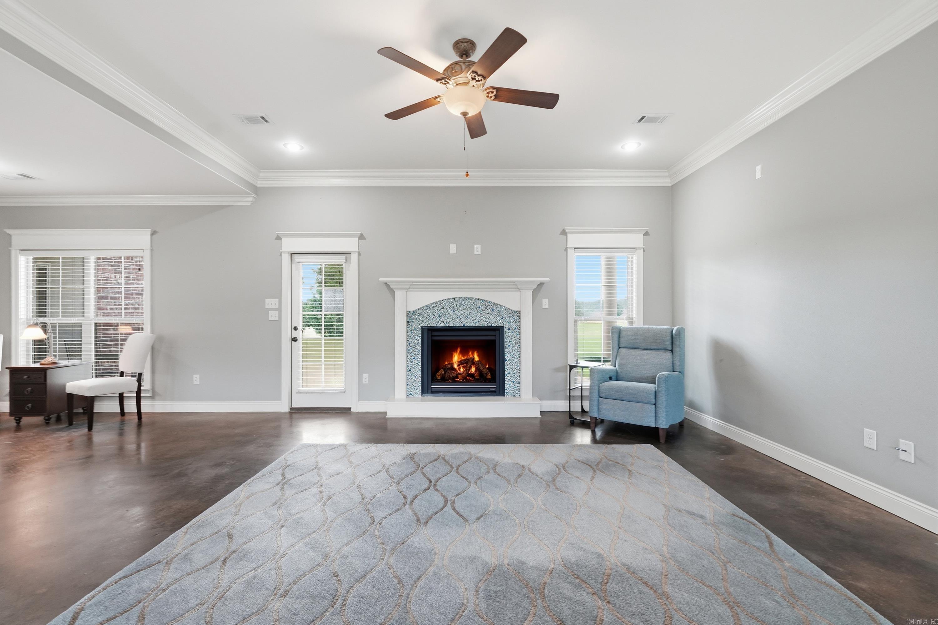 HUNTINGTON ESTATES - Residential