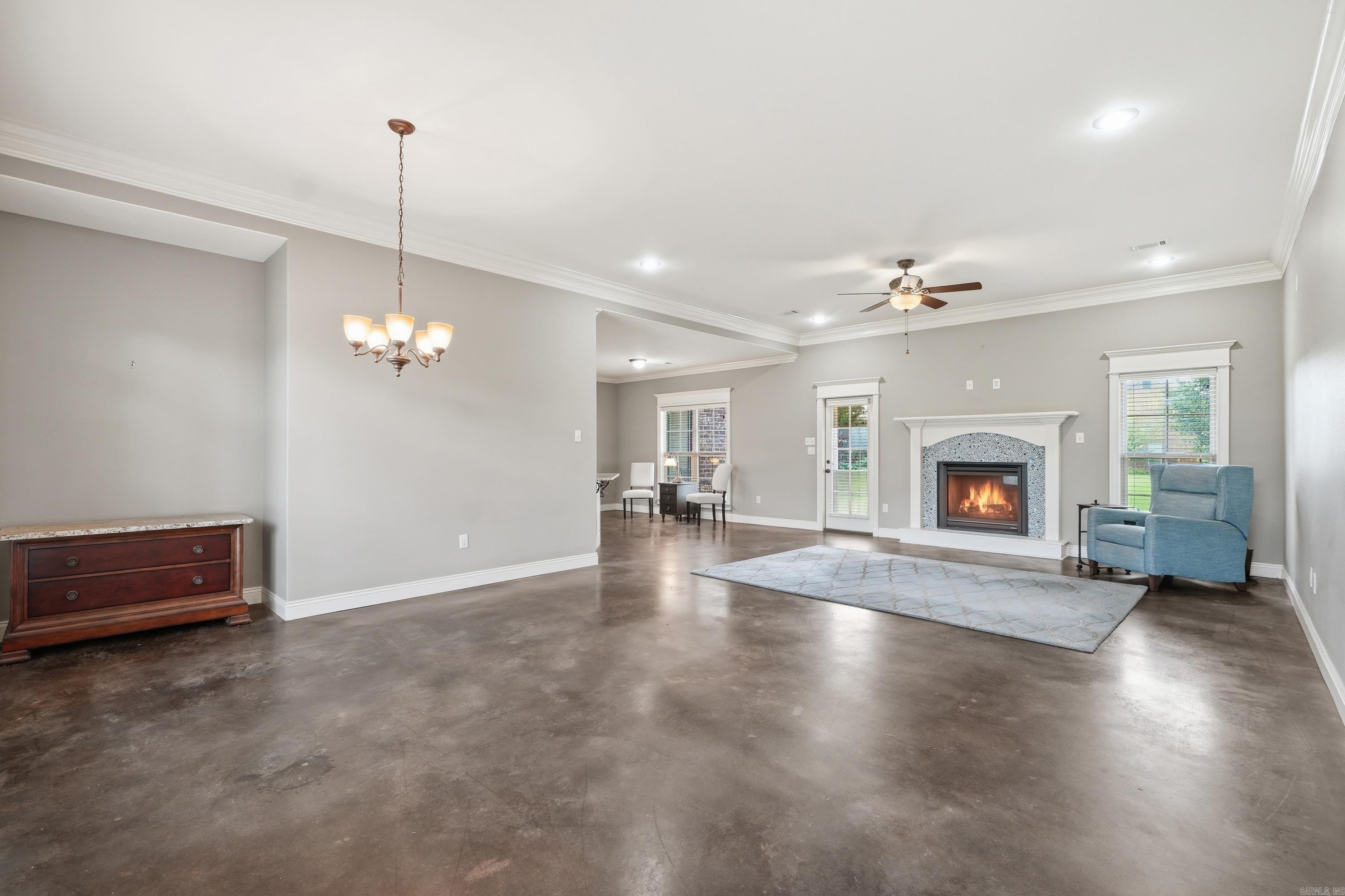 HUNTINGTON ESTATES - Residential