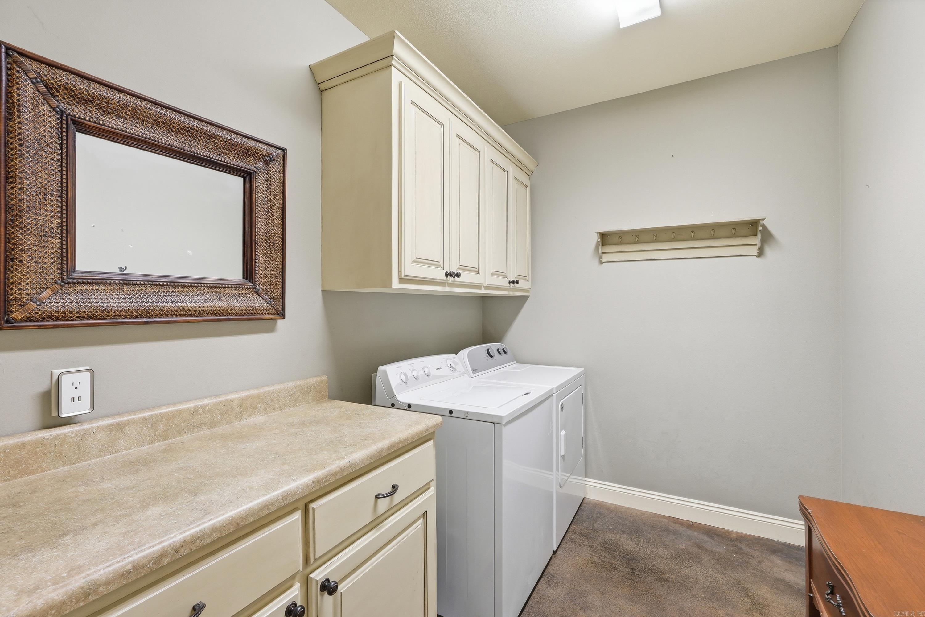 HUNTINGTON ESTATES - Residential