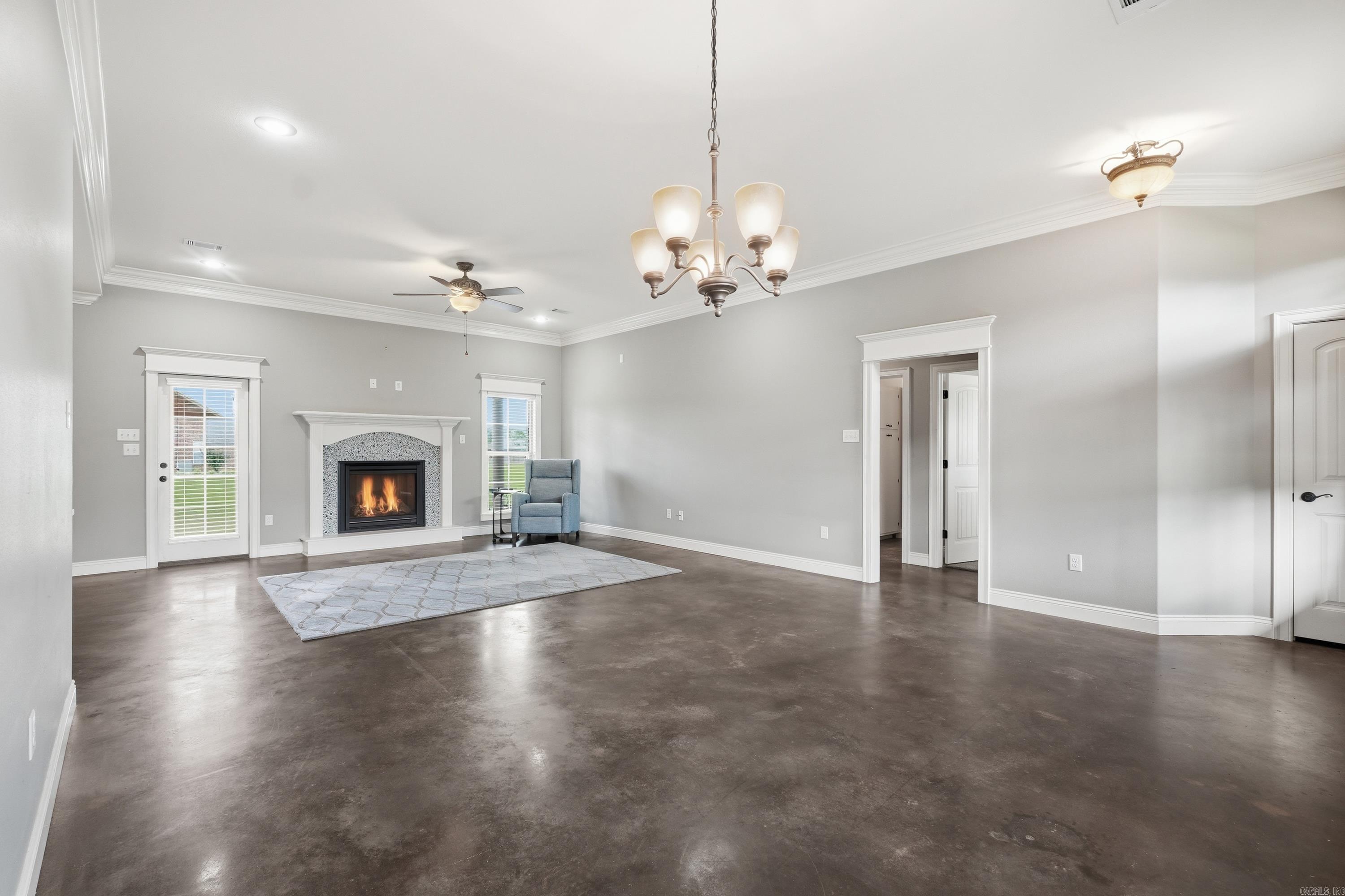 HUNTINGTON ESTATES - Residential