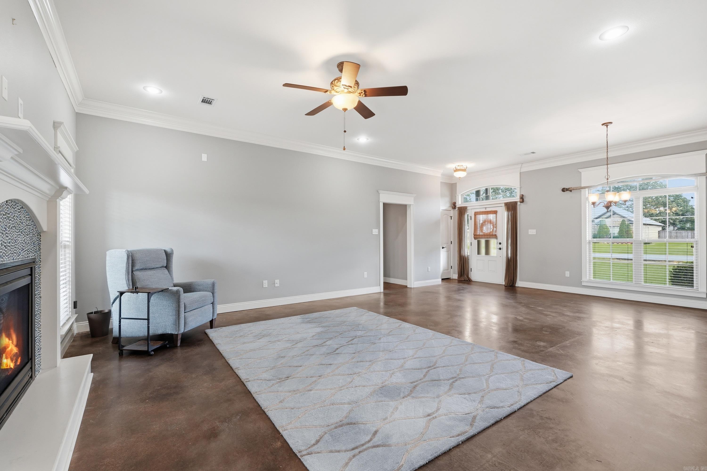 HUNTINGTON ESTATES - Residential