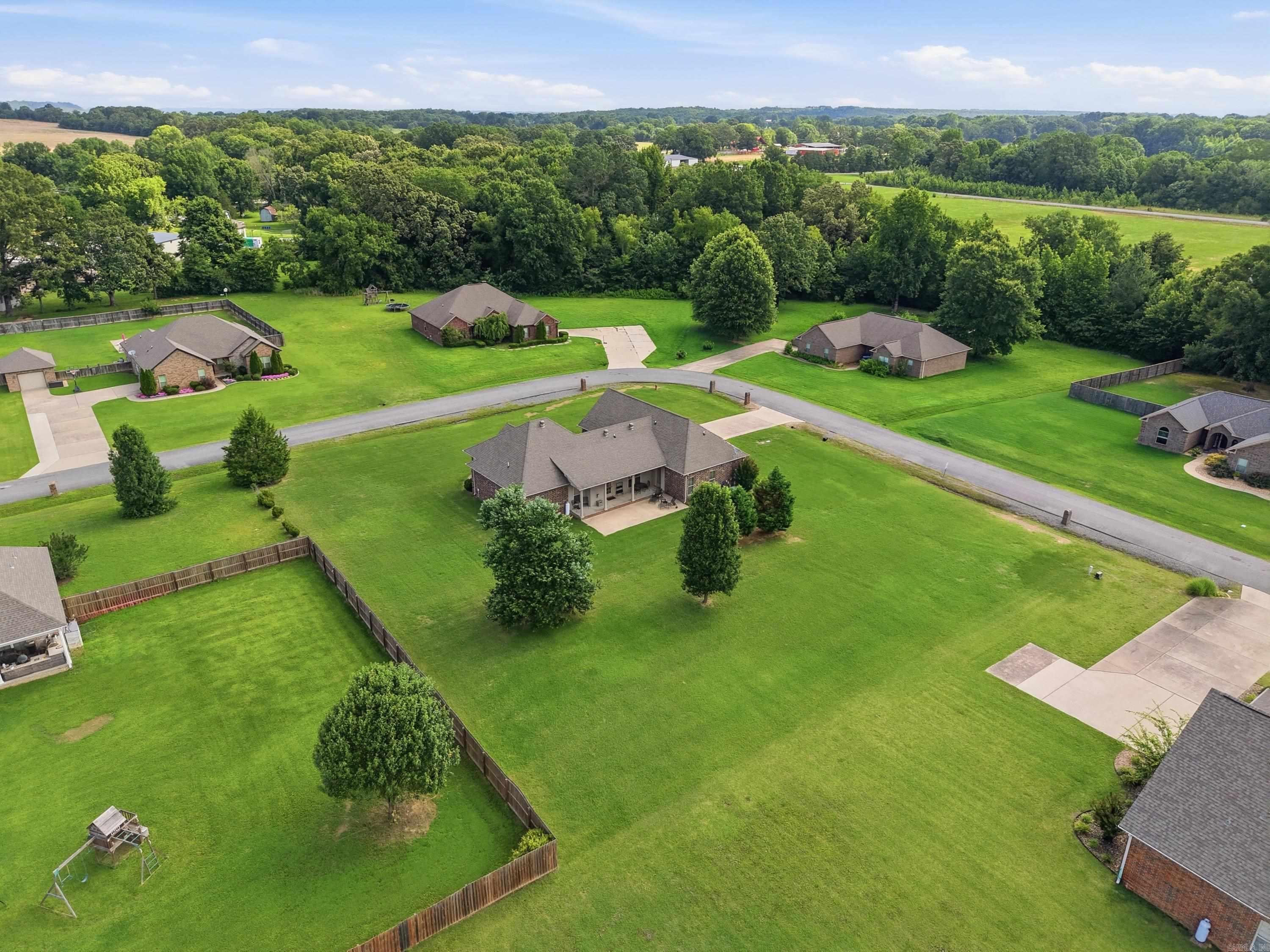 HUNTINGTON ESTATES - Residential