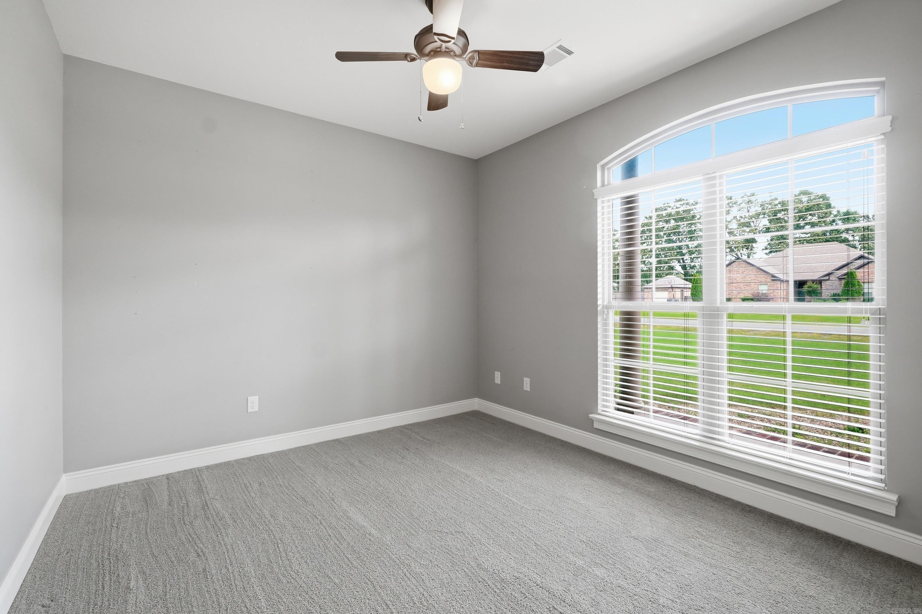 HUNTINGTON ESTATES - Residential