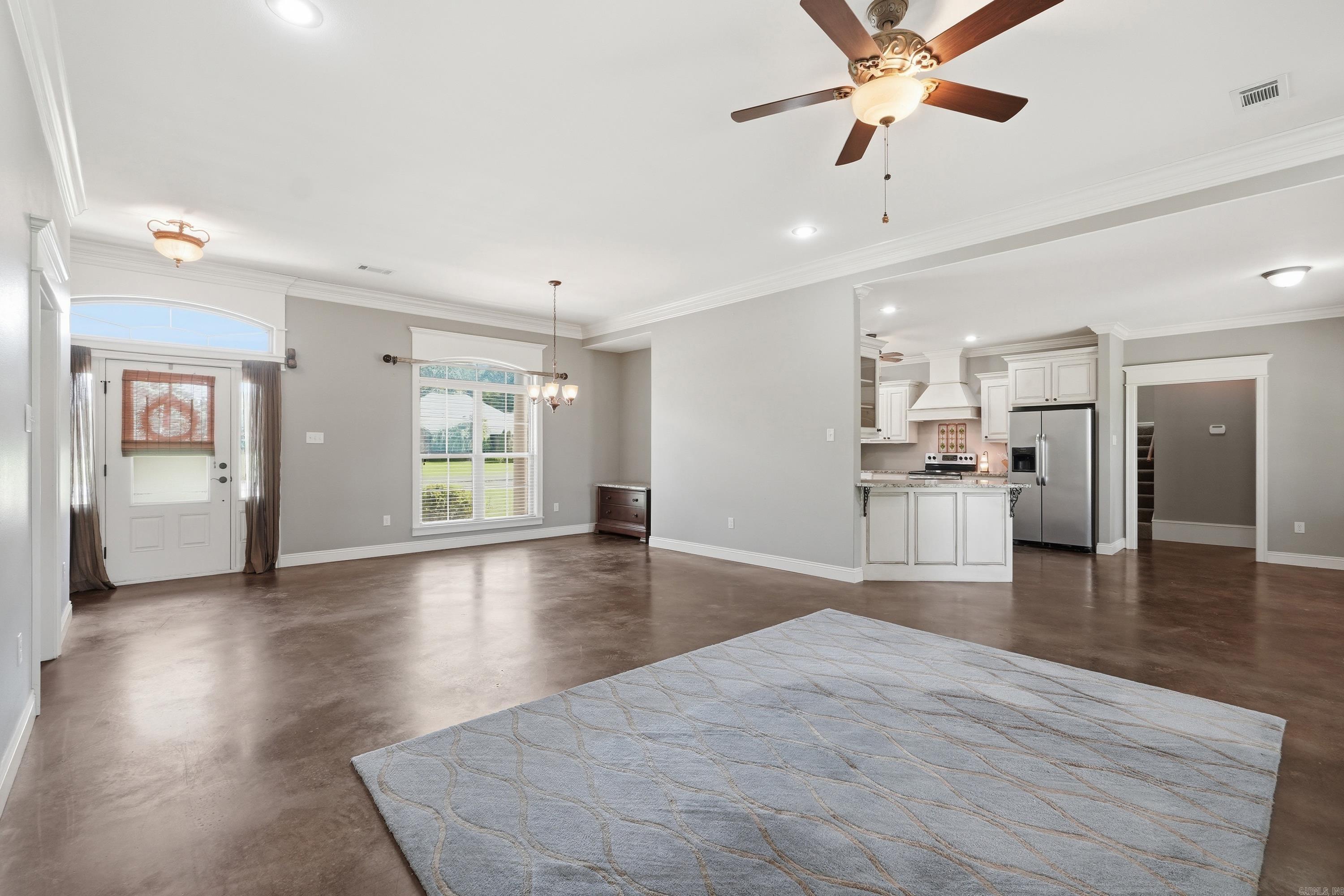 HUNTINGTON ESTATES - Residential
