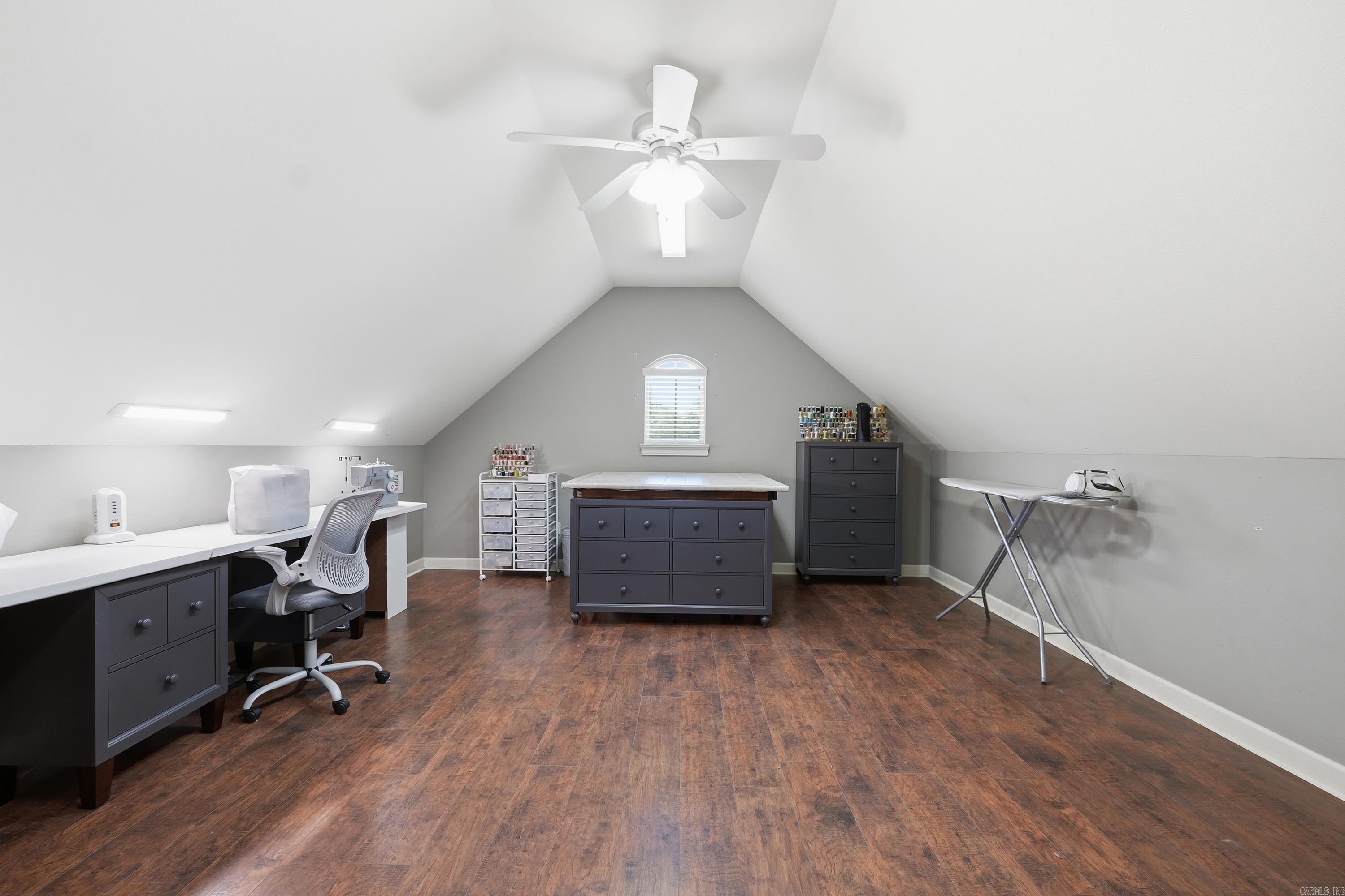 HUNTINGTON ESTATES - Residential