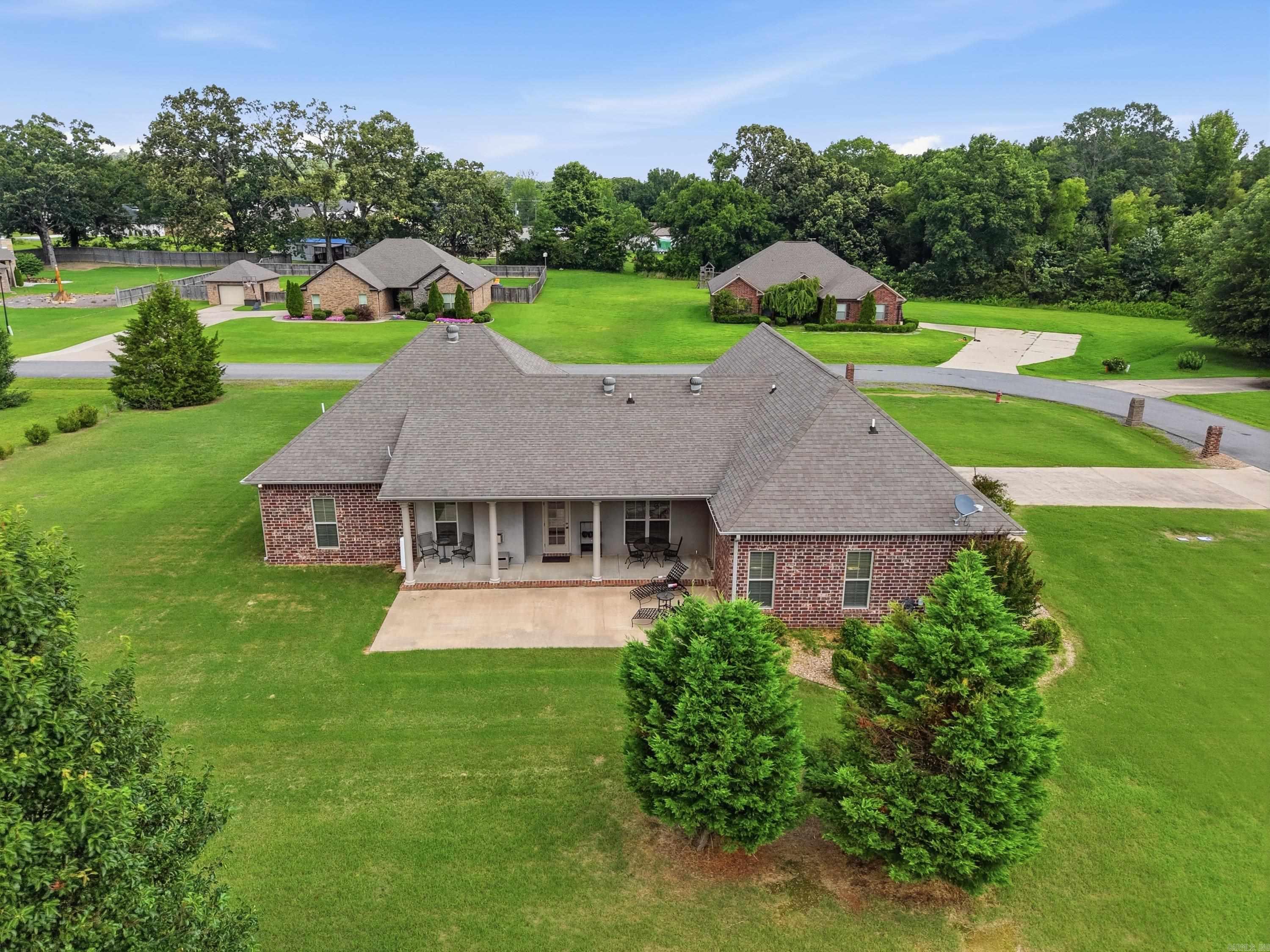 HUNTINGTON ESTATES - Residential