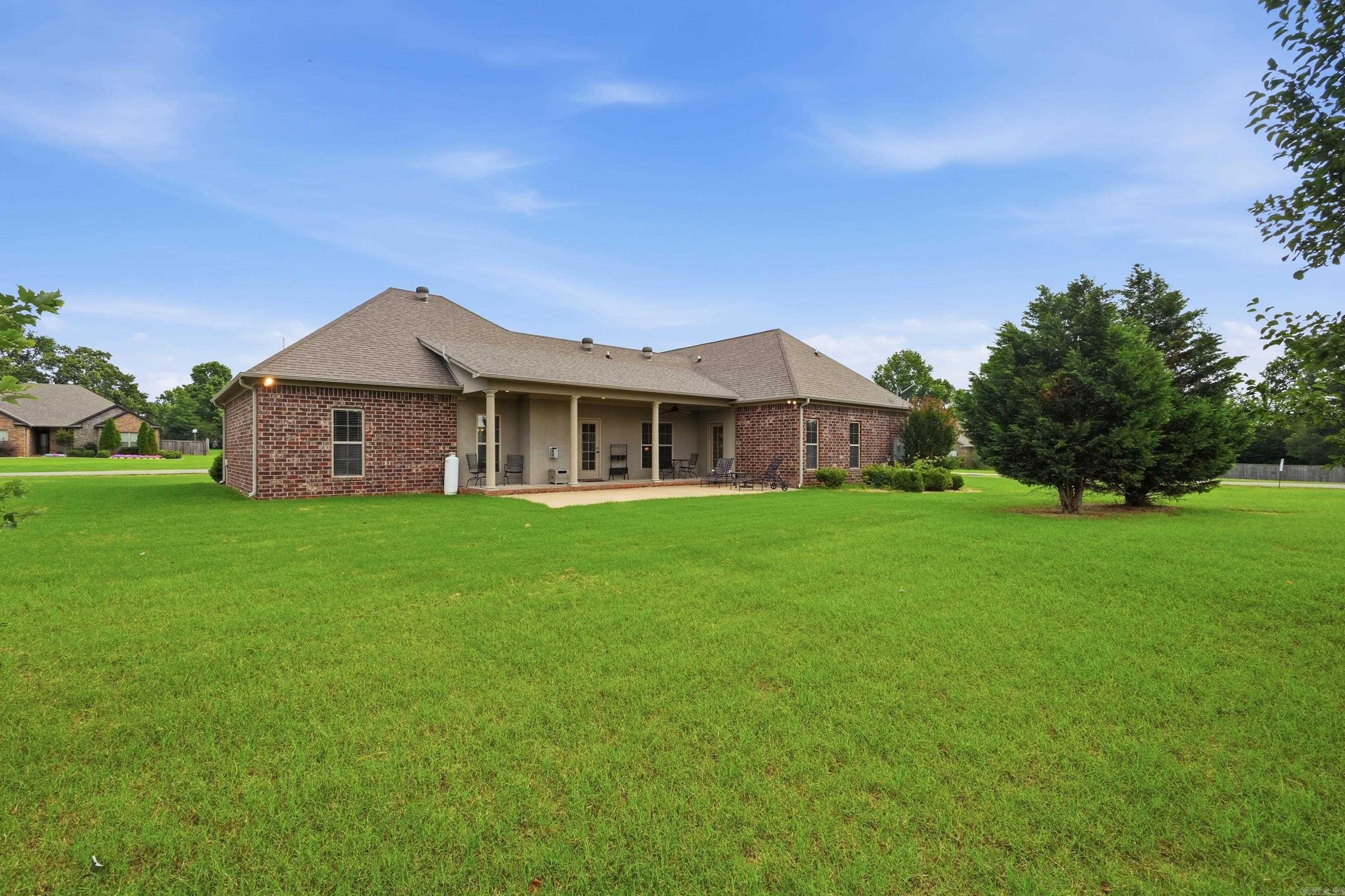 HUNTINGTON ESTATES - Residential
