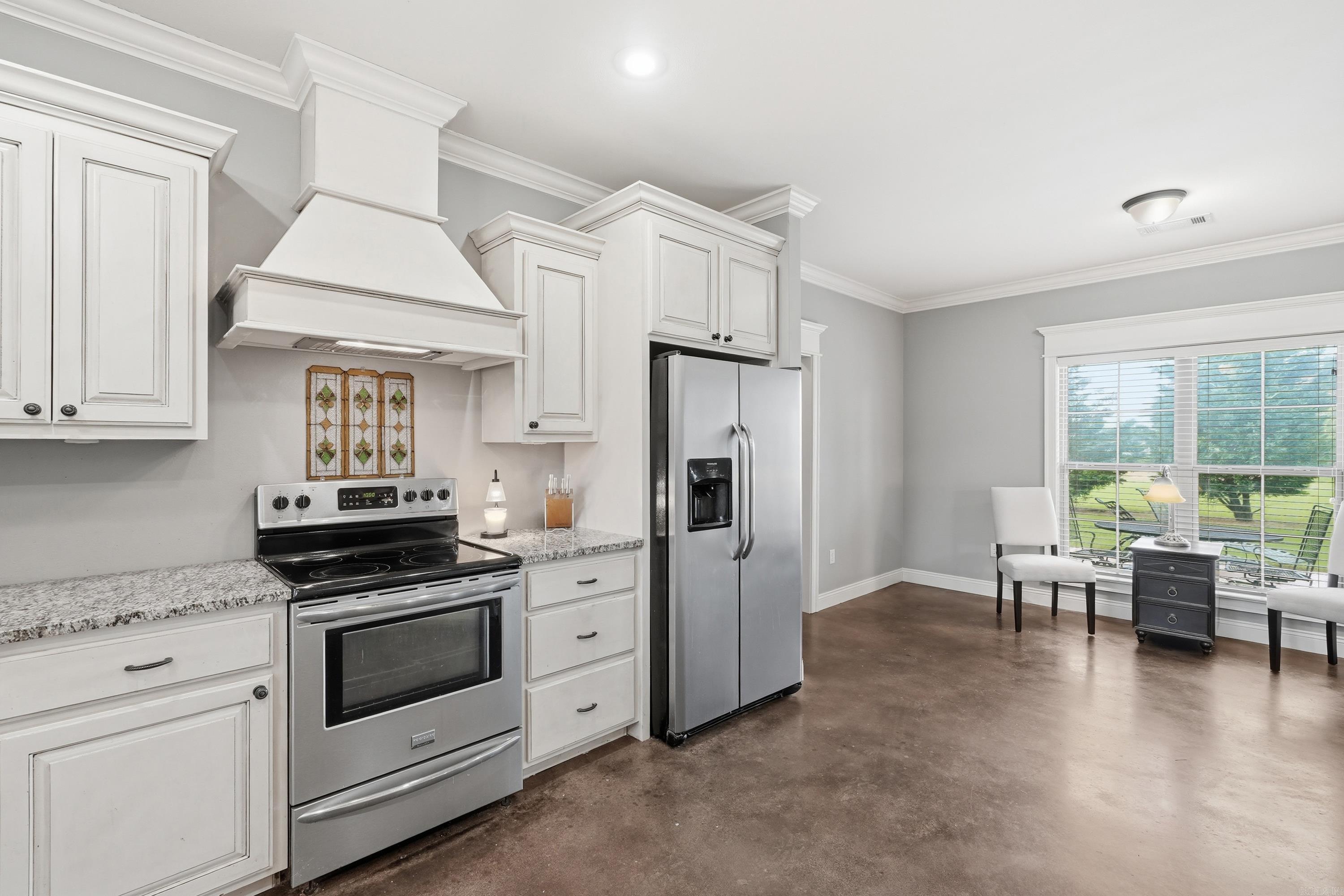 HUNTINGTON ESTATES - Residential