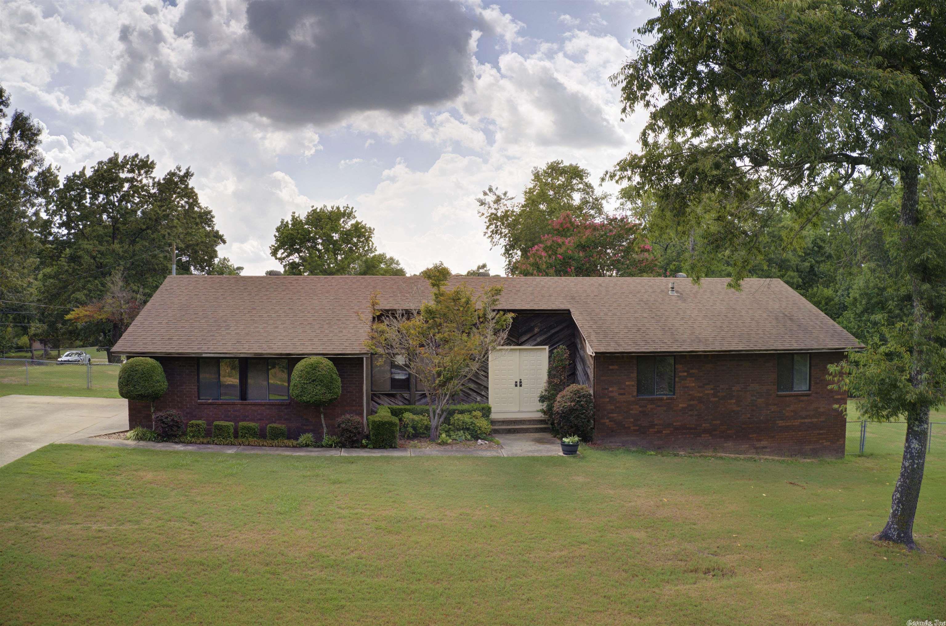 Beautiful home sitting on a corner lot! 3 bed, baths and a spacious living room with tons of natural light. This one is sure to go fast!