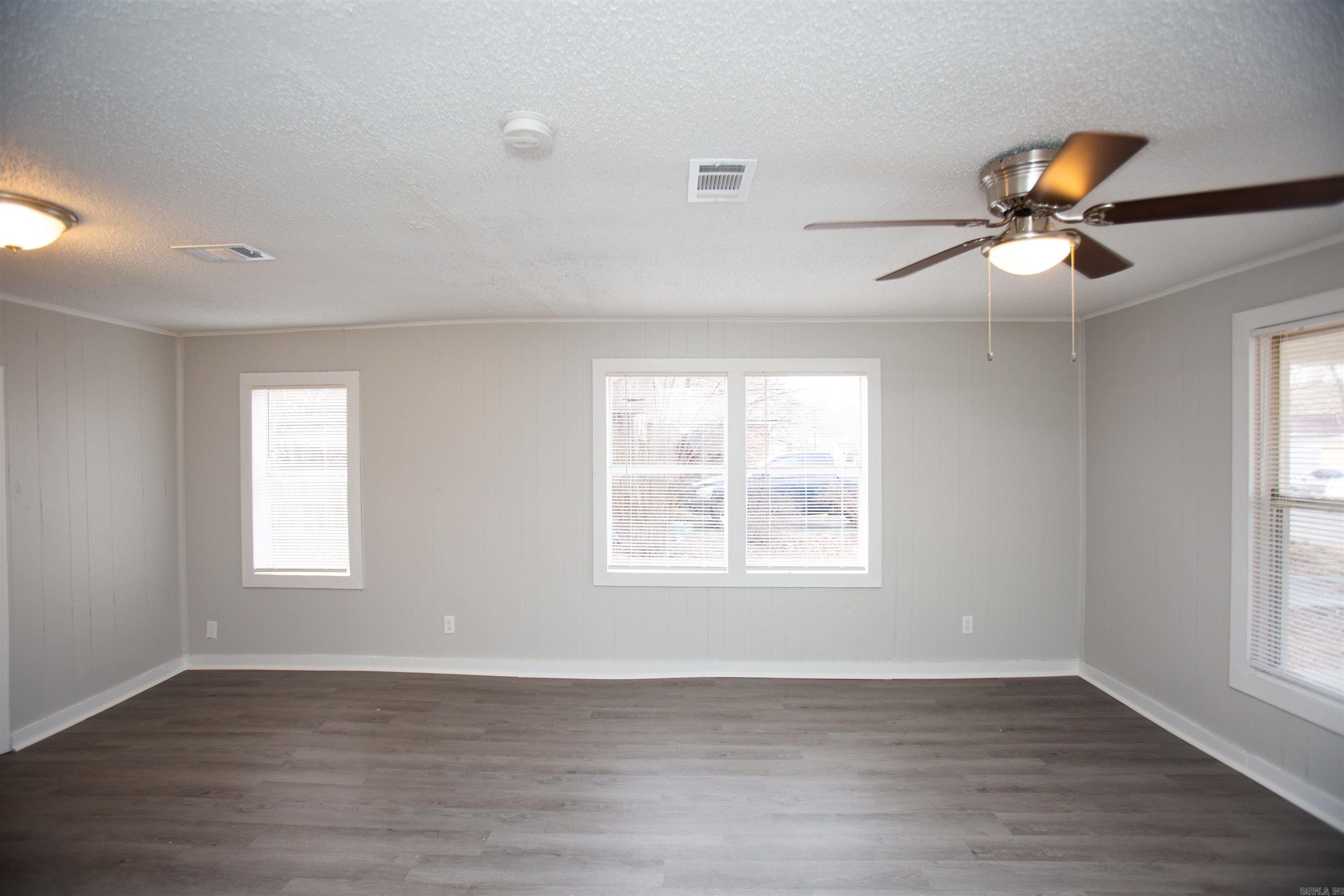 Machins - Residential Lease