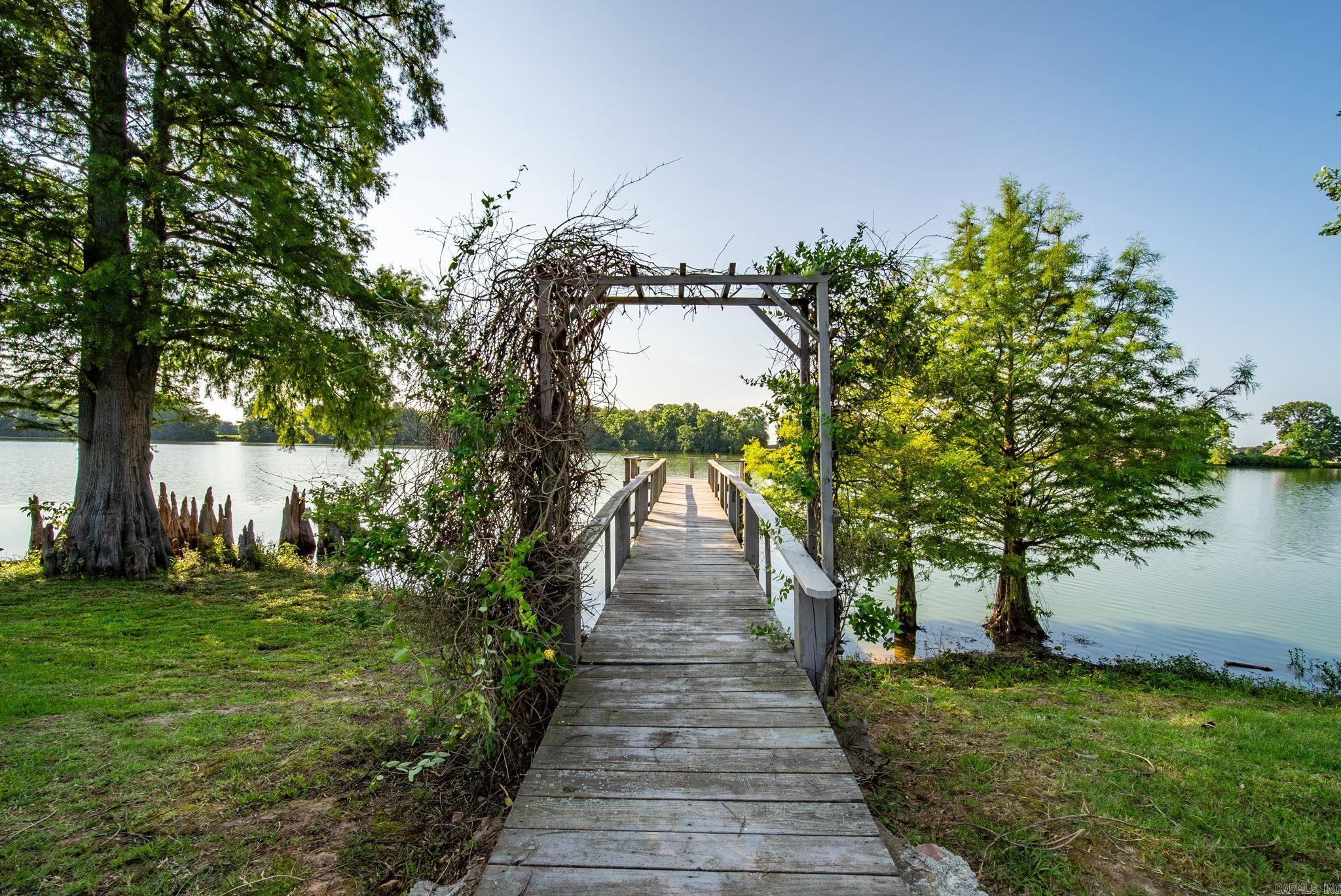 MOUND LAKE ADDITION - Residential