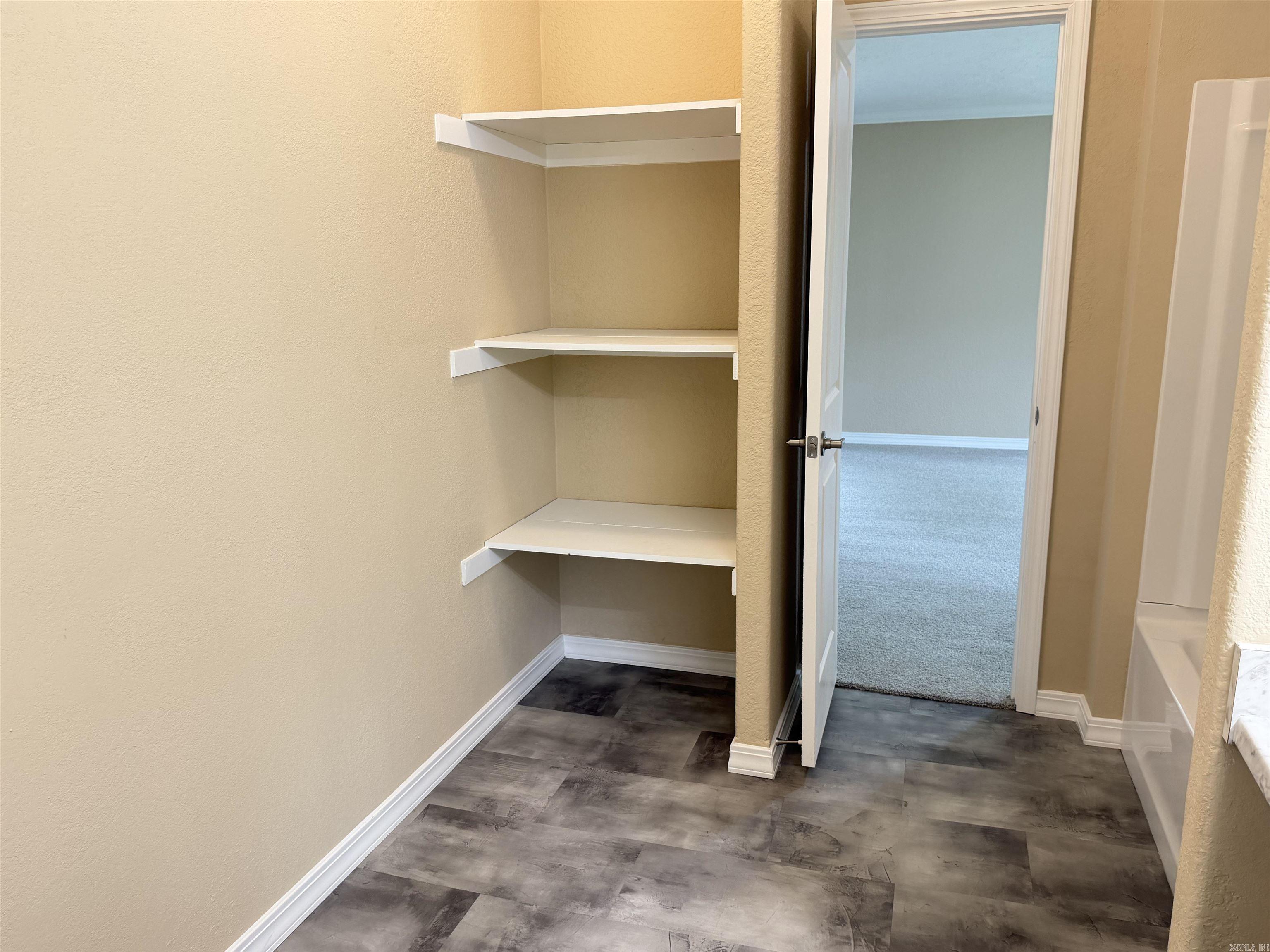 RIVERSIDE HILLS PH 1 - Residential