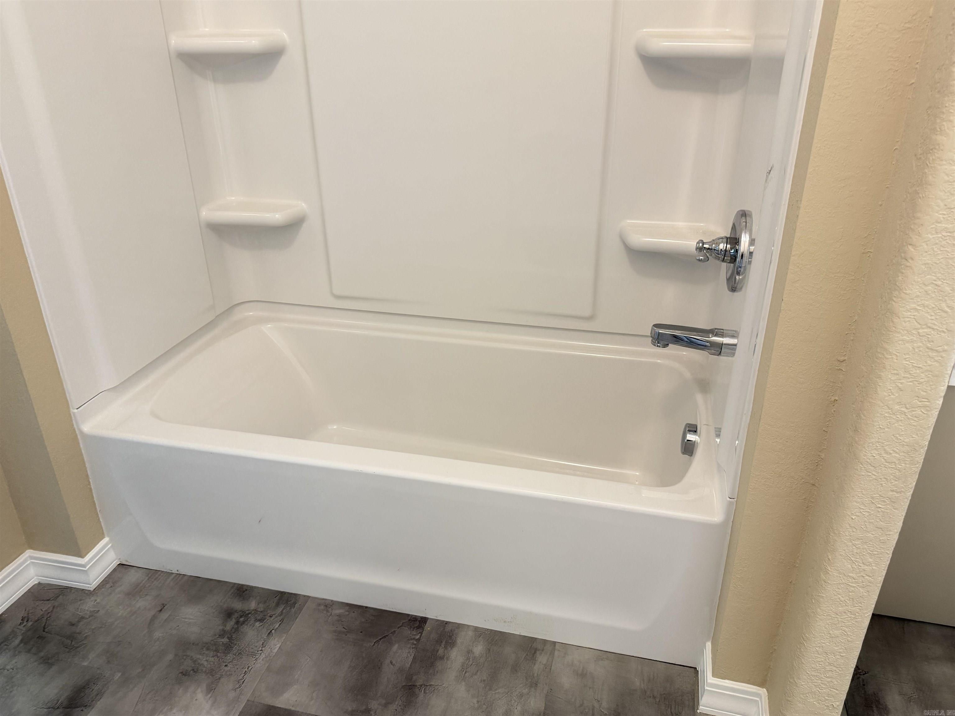 RIVERSIDE HILLS PH 1 - Residential