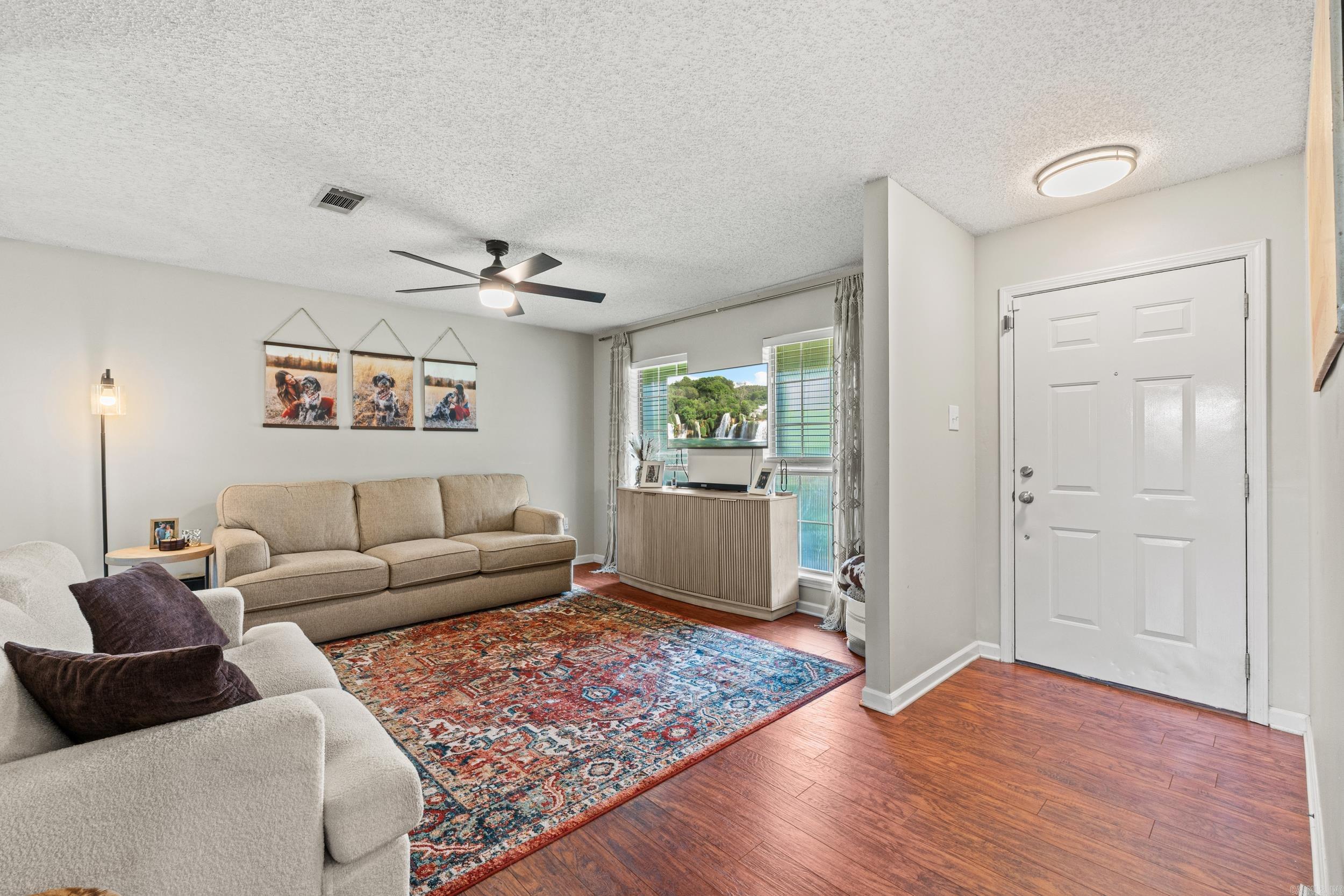 HUNTERS COVE - Residential