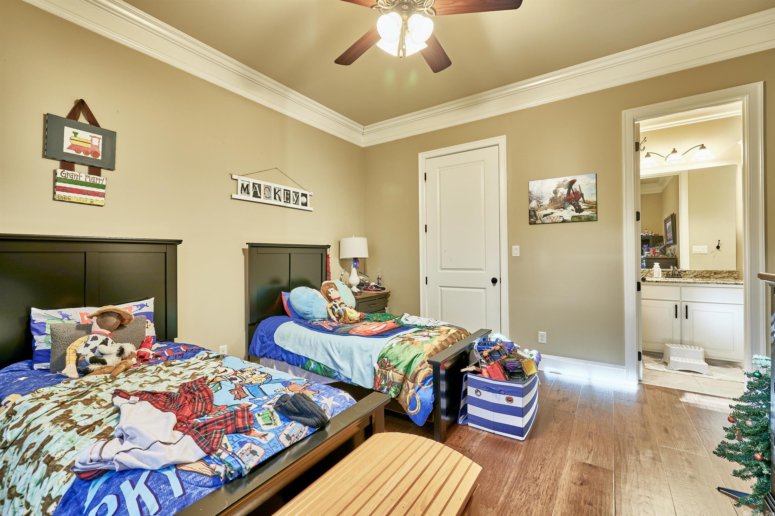 ARLINGTON PARK - Residential