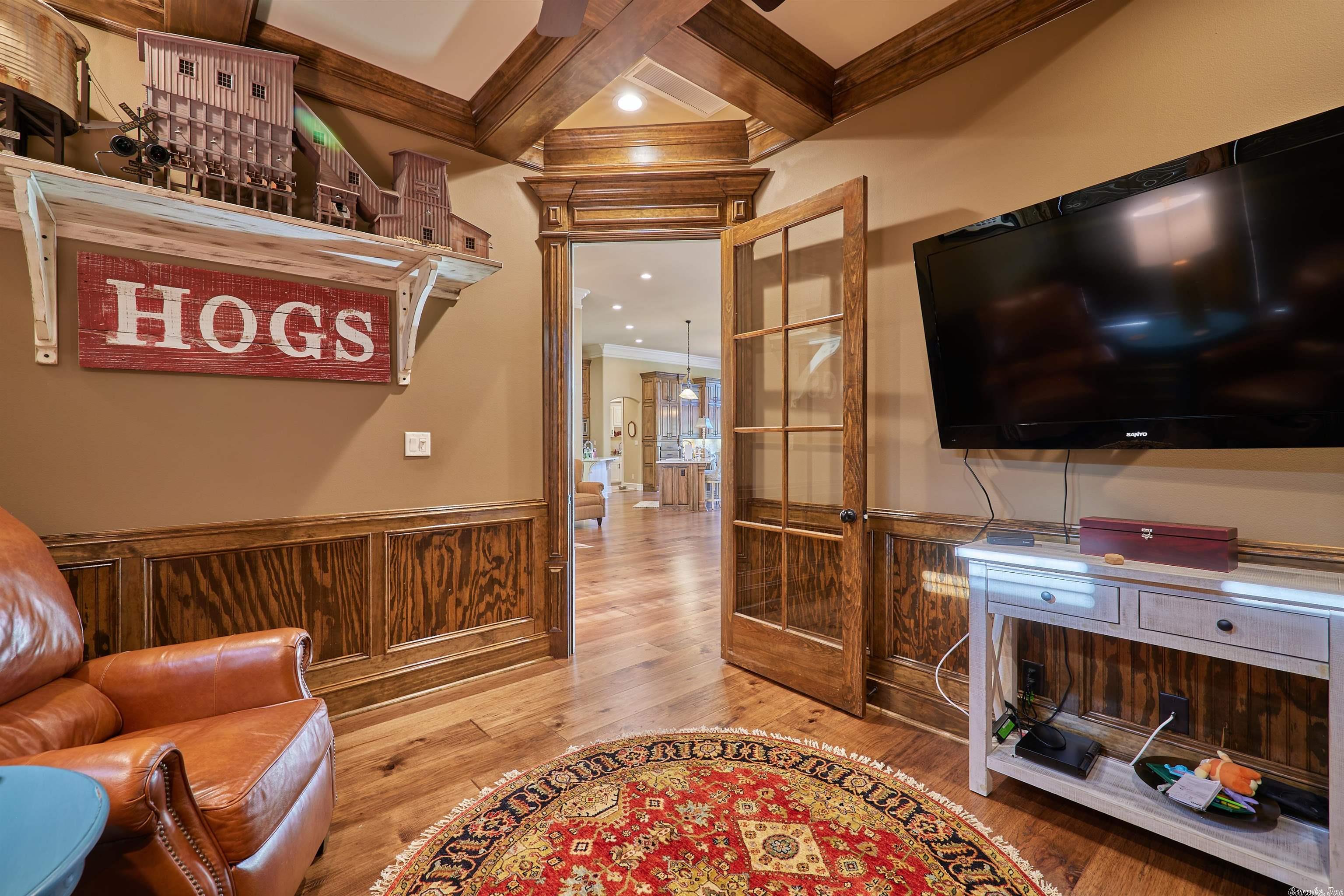 ARLINGTON PARK - Residential