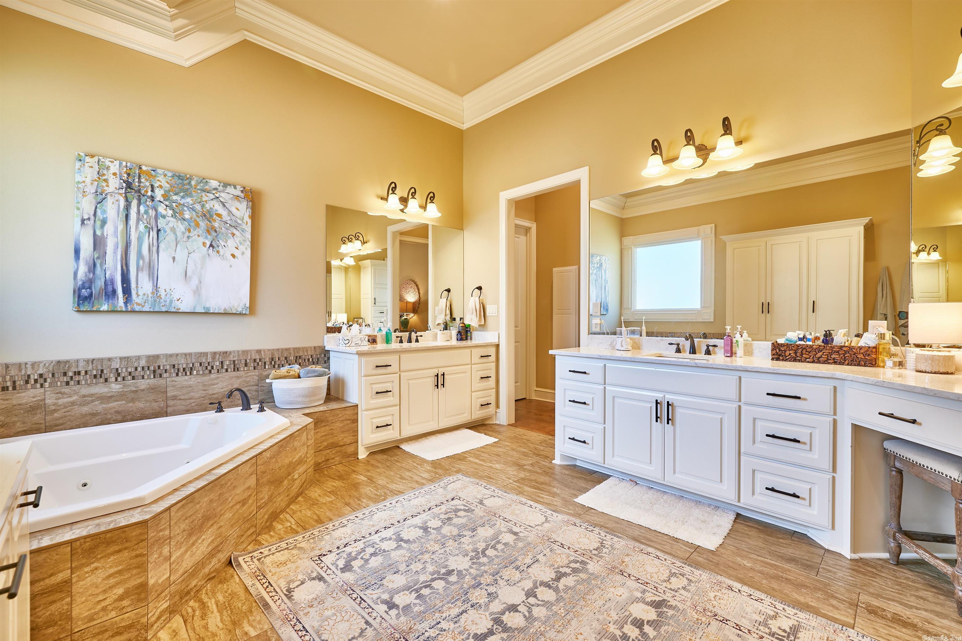 ARLINGTON PARK - Residential