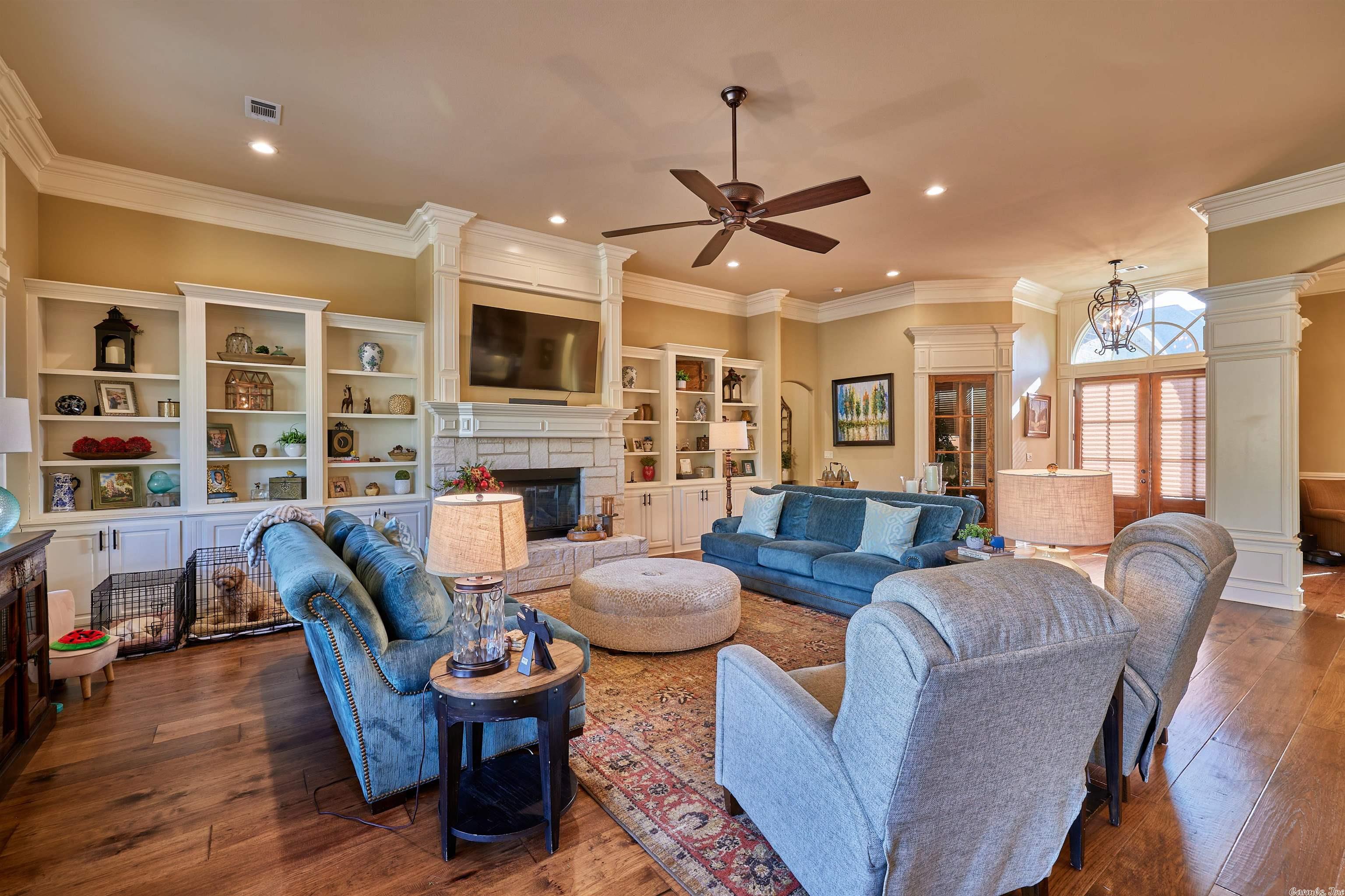 ARLINGTON PARK - Residential