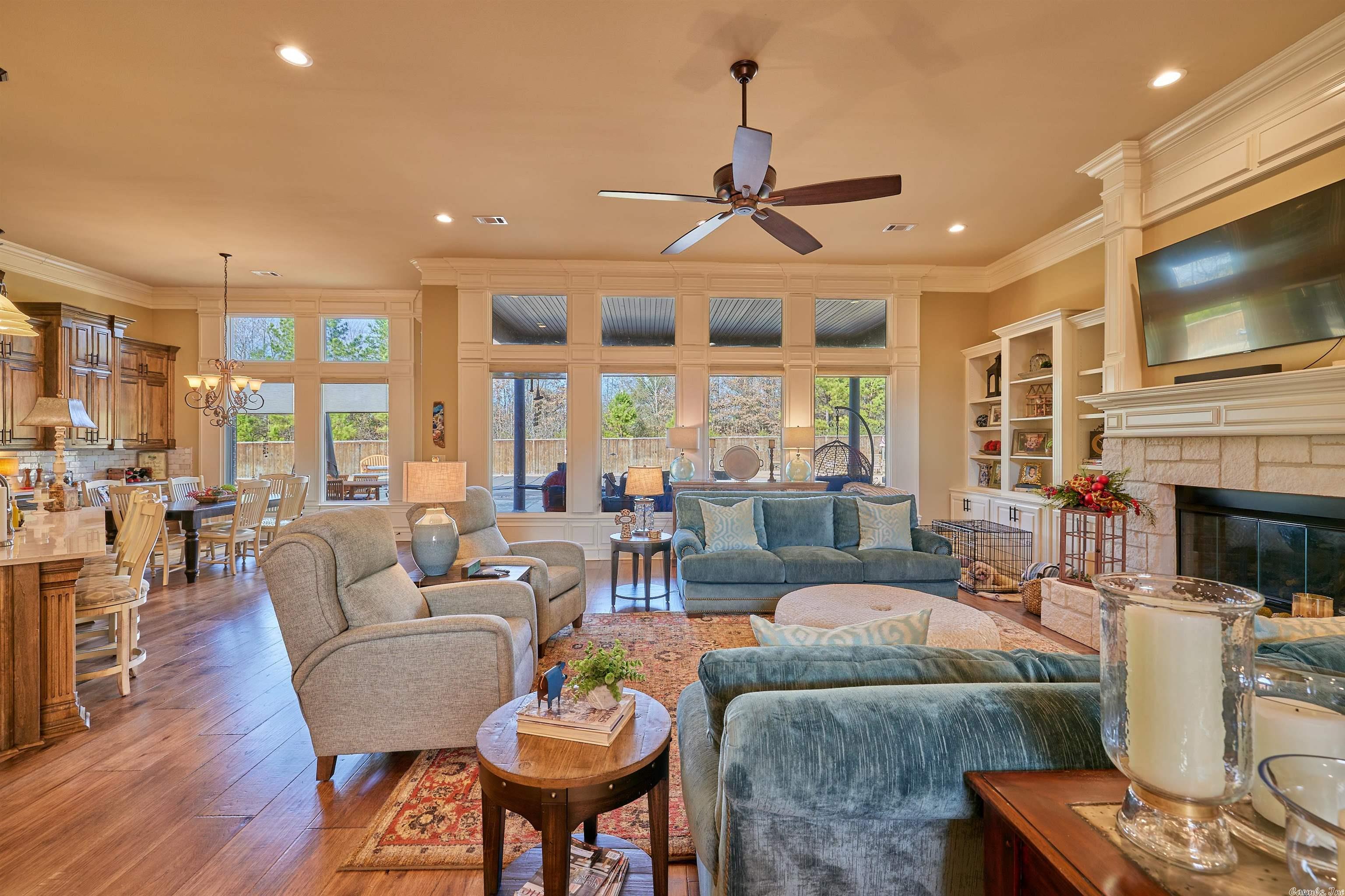 ARLINGTON PARK - Residential