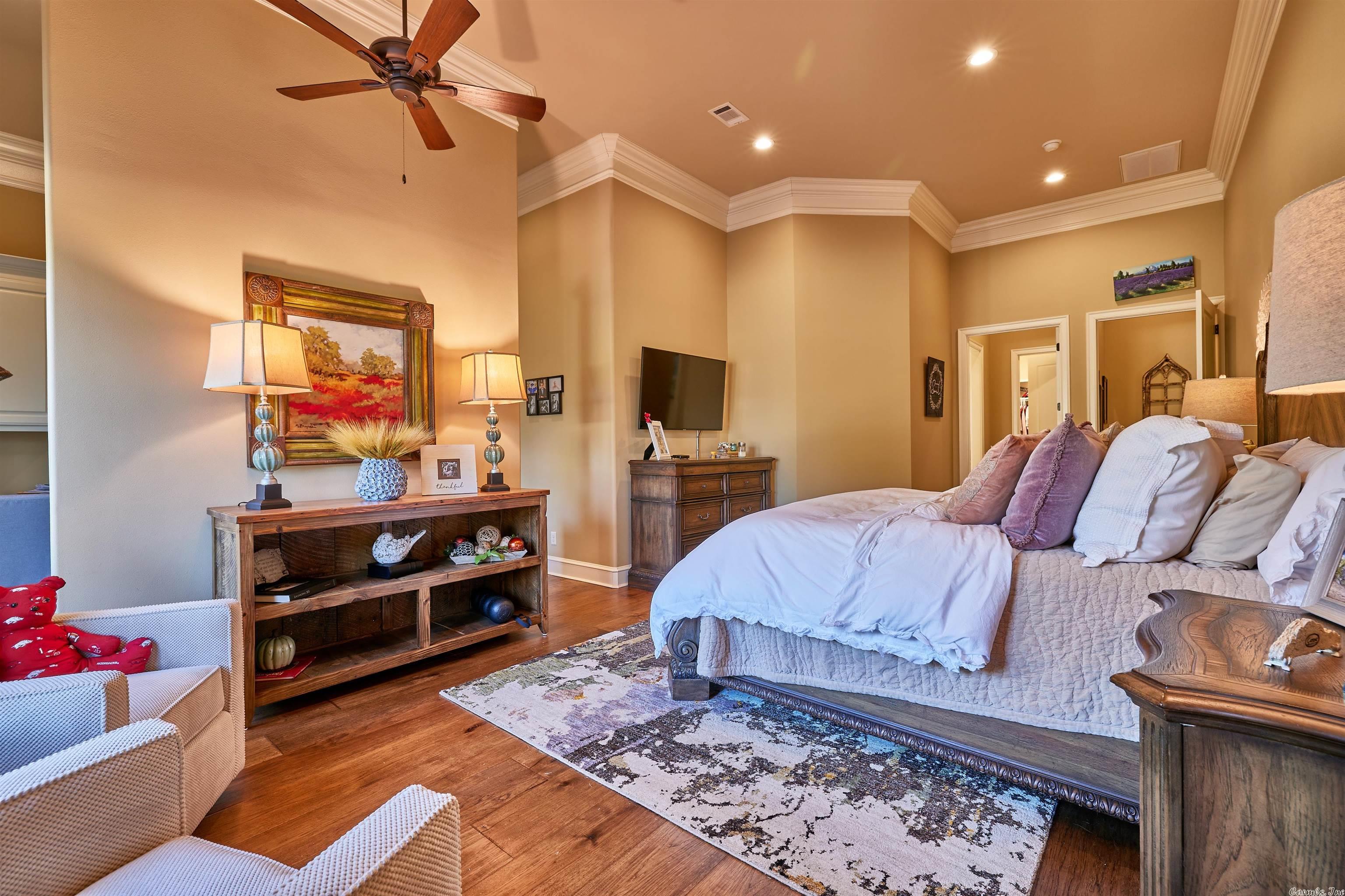 ARLINGTON PARK - Residential