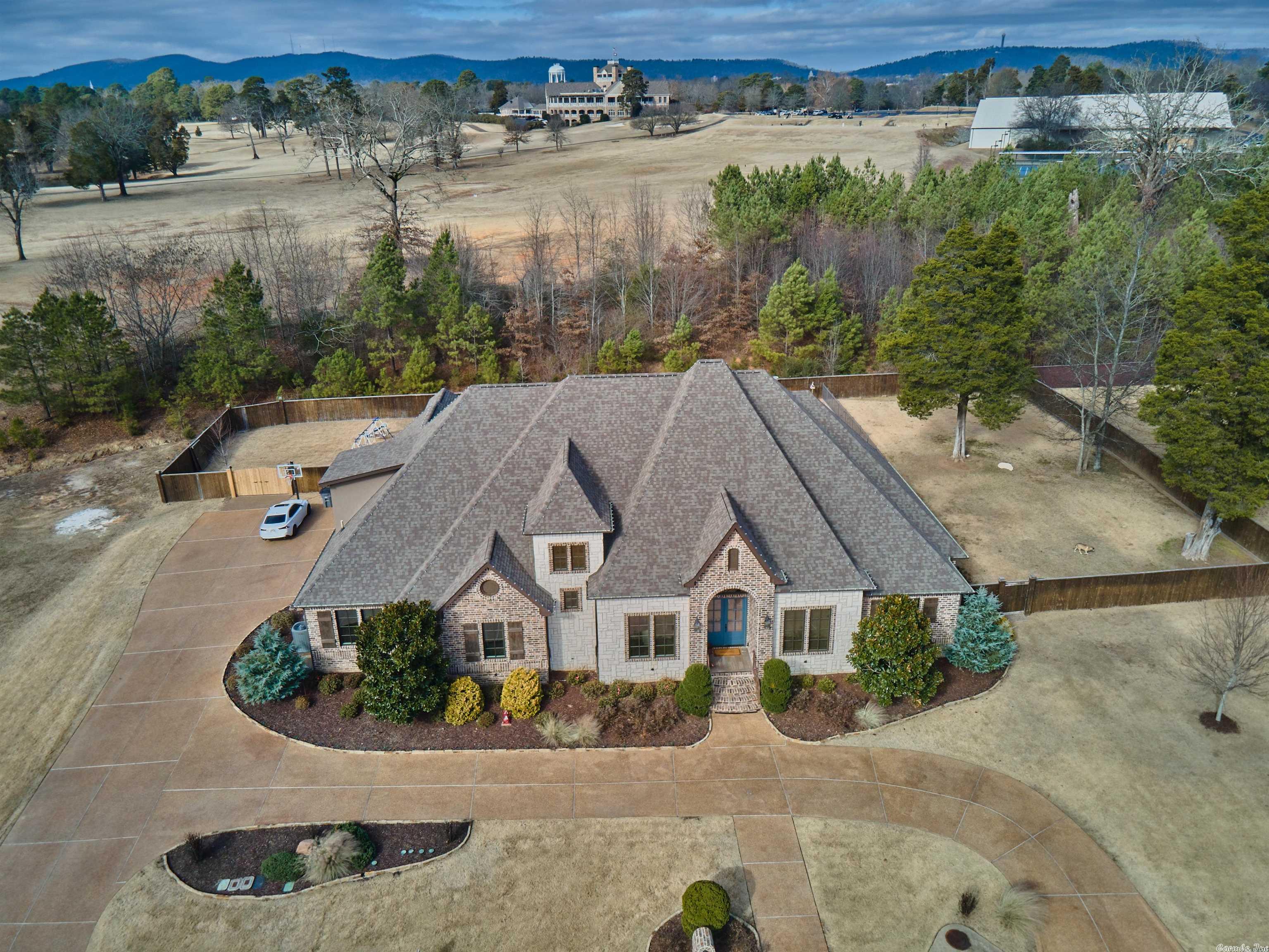 ARLINGTON PARK - Residential