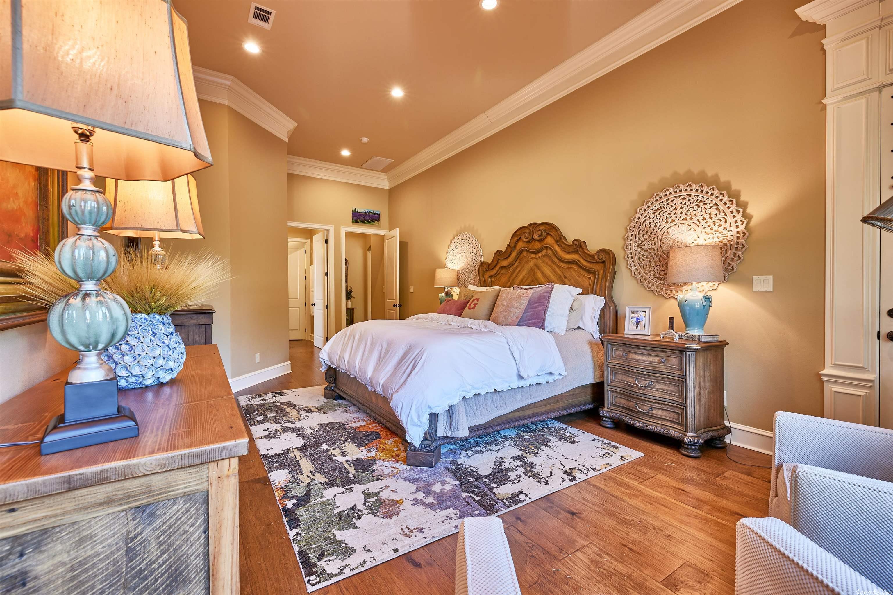 ARLINGTON PARK - Residential