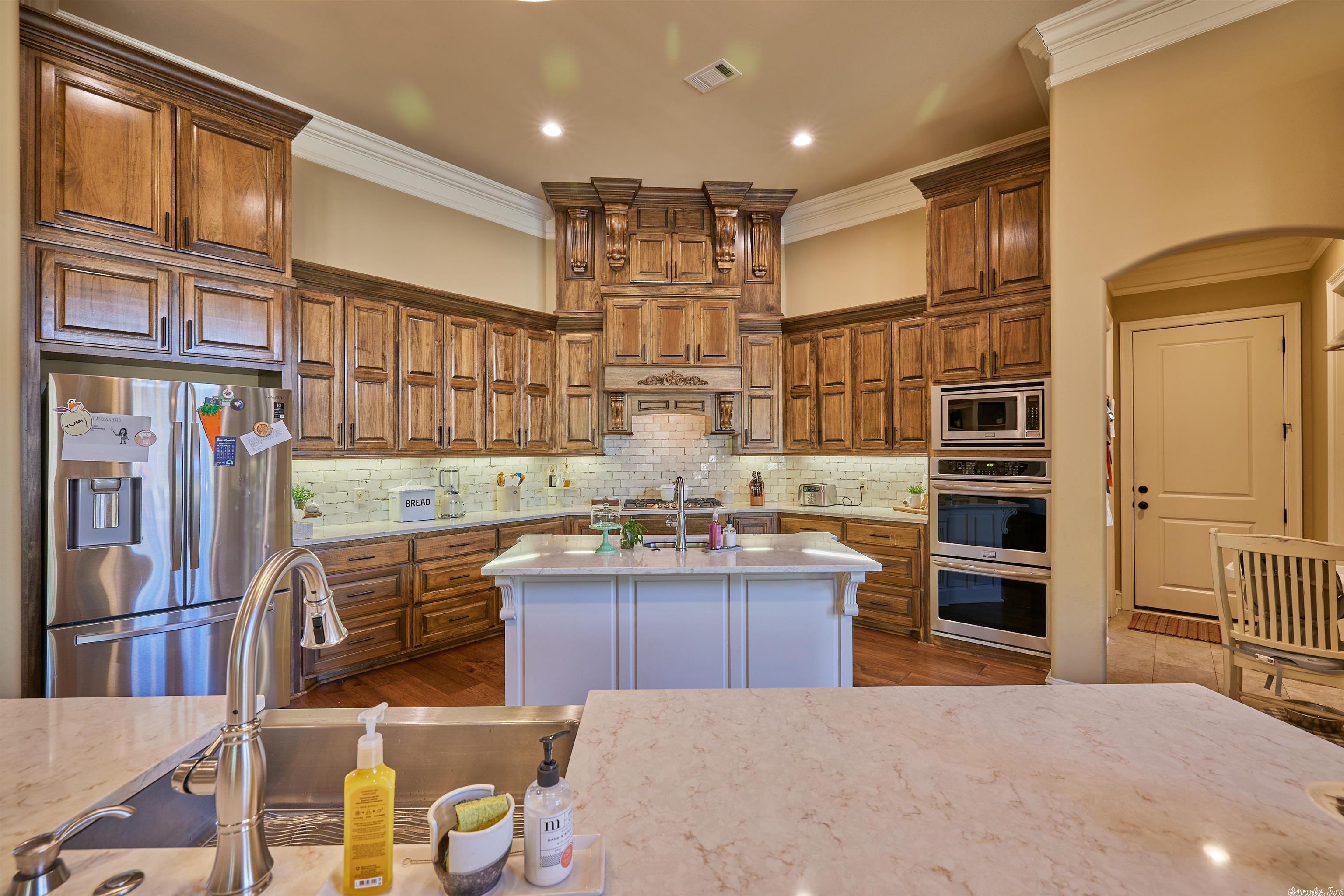 ARLINGTON PARK - Residential