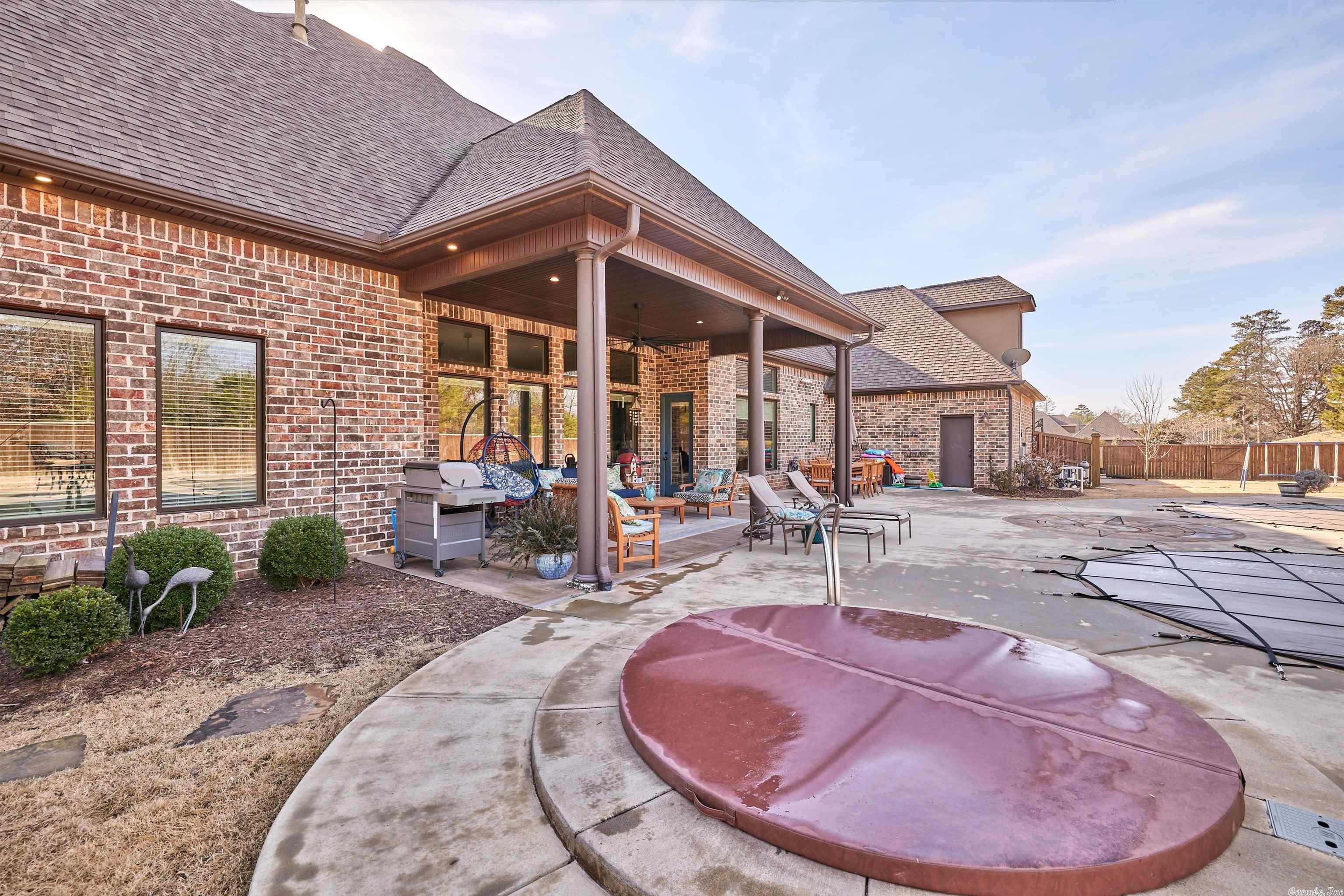 ARLINGTON PARK - Residential