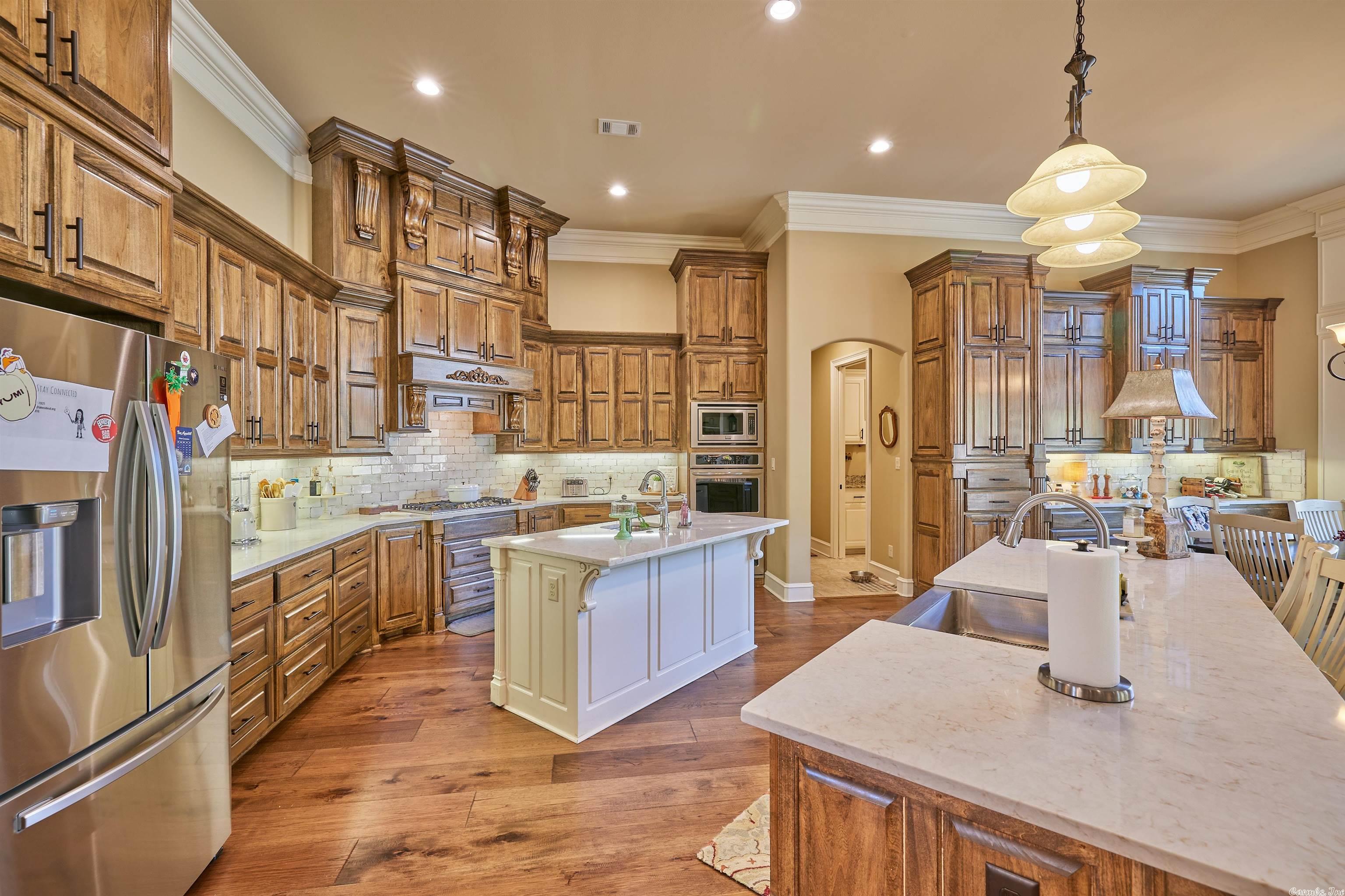 ARLINGTON PARK - Residential