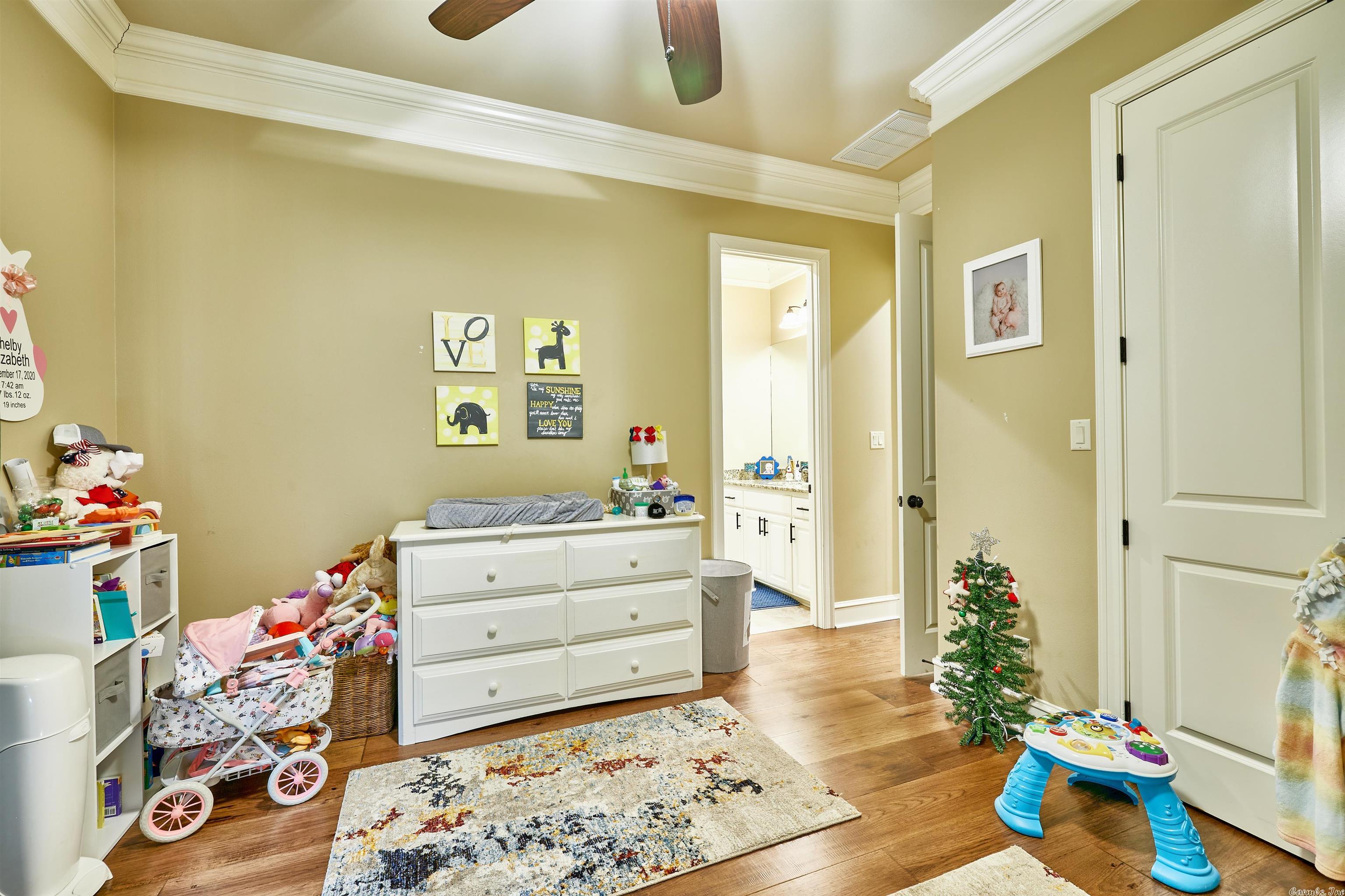 ARLINGTON PARK - Residential