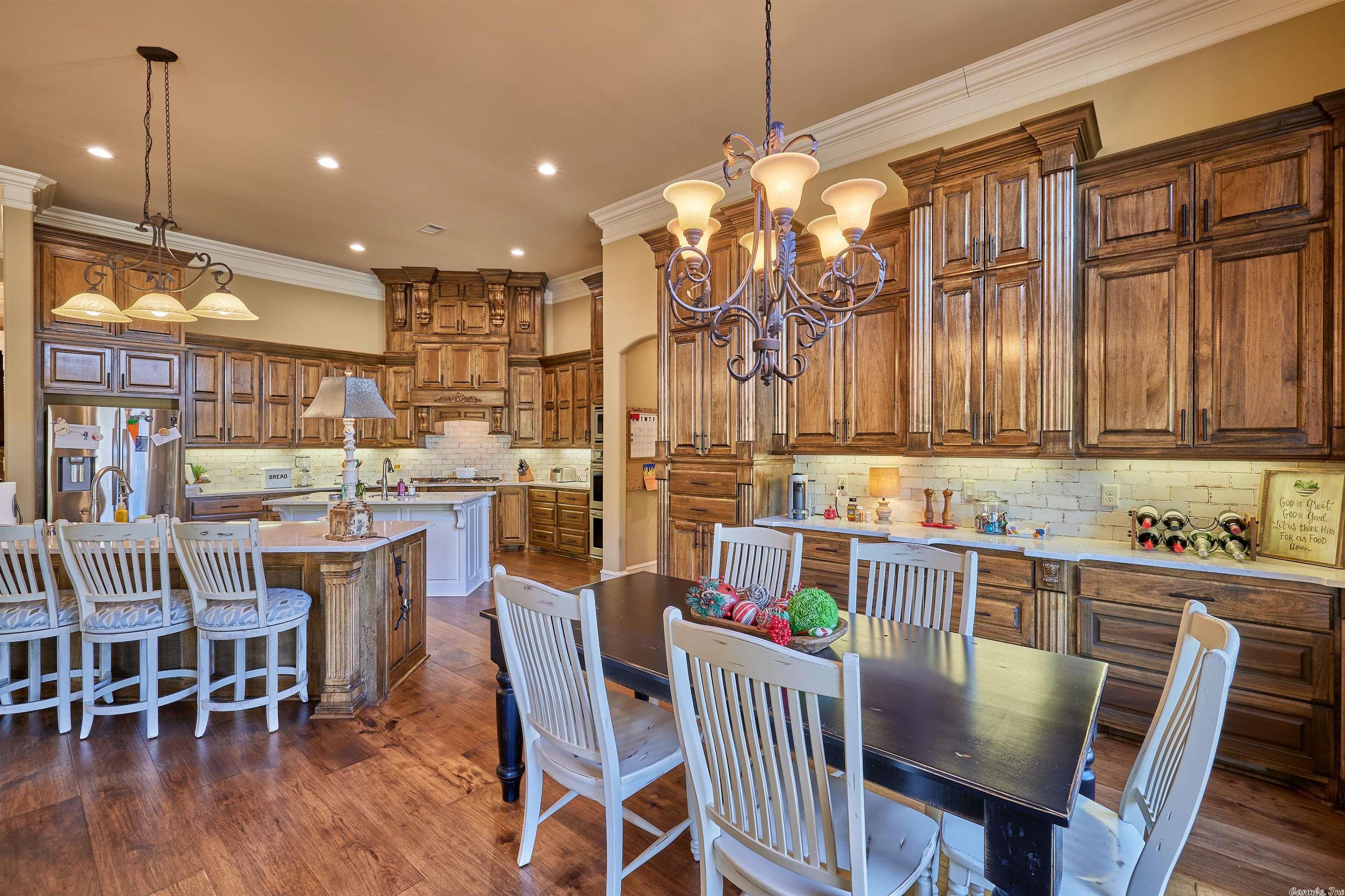 ARLINGTON PARK - Residential