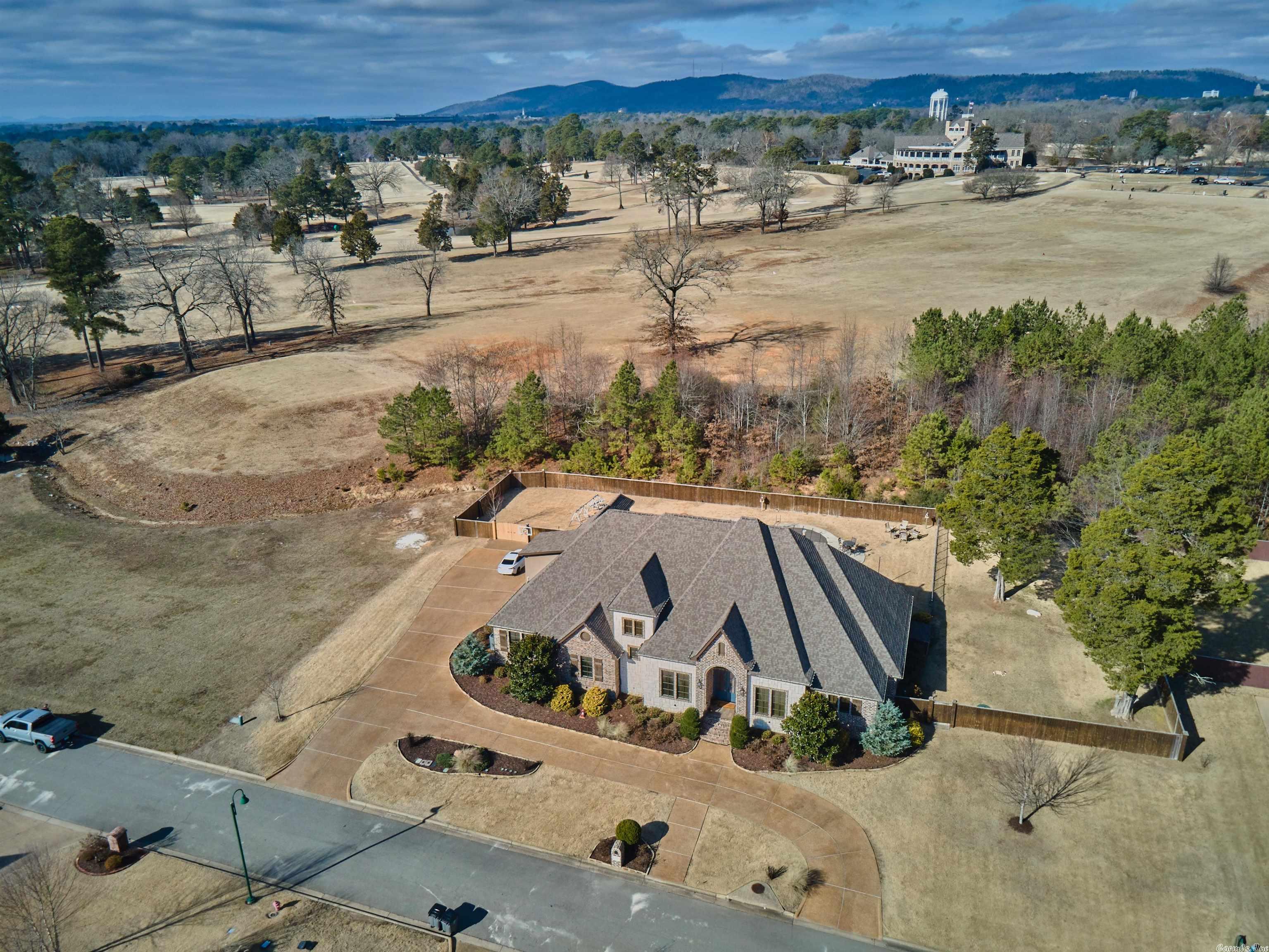 ARLINGTON PARK - Residential