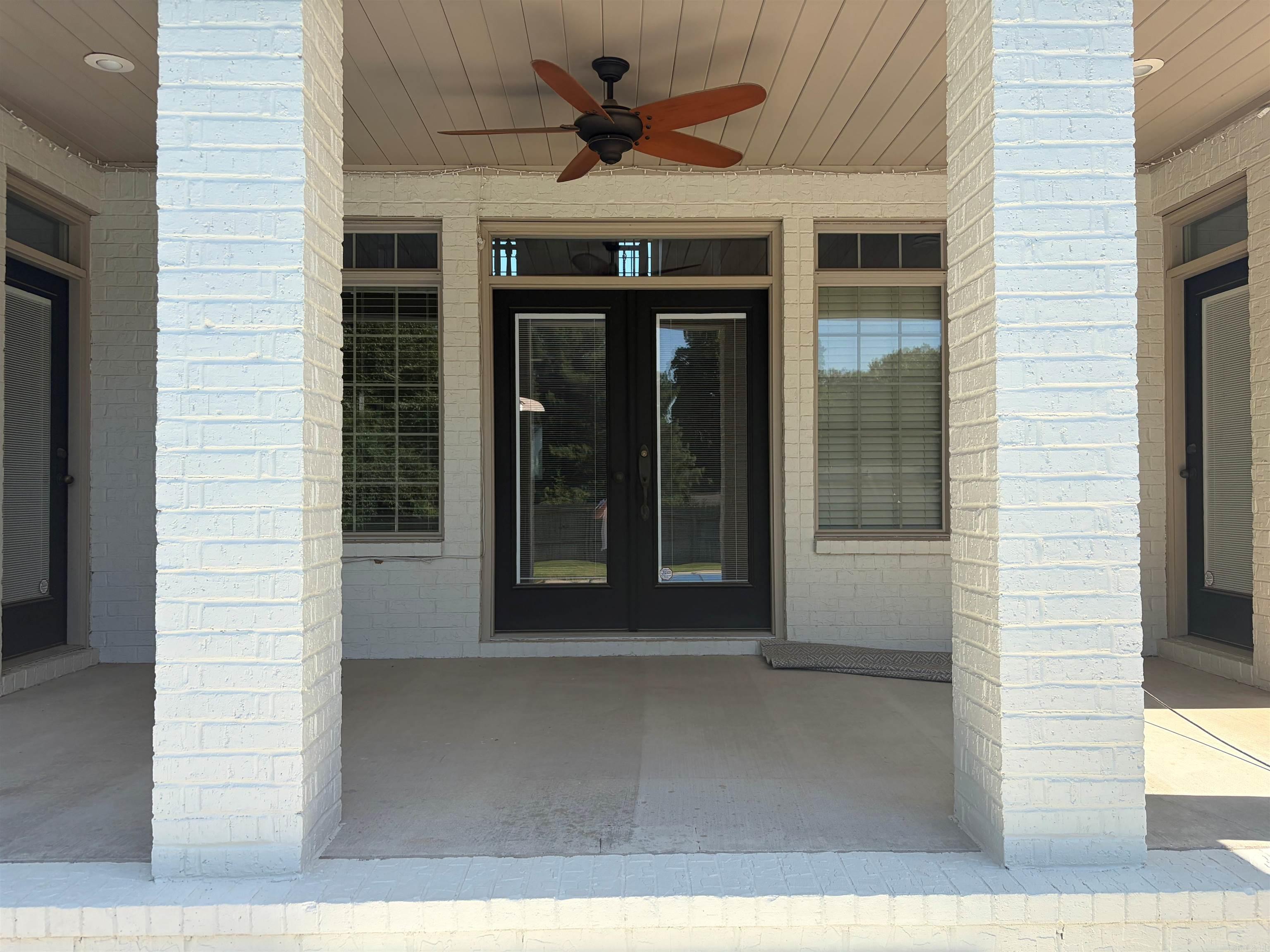 JAMESTOWN MANOR - Residential