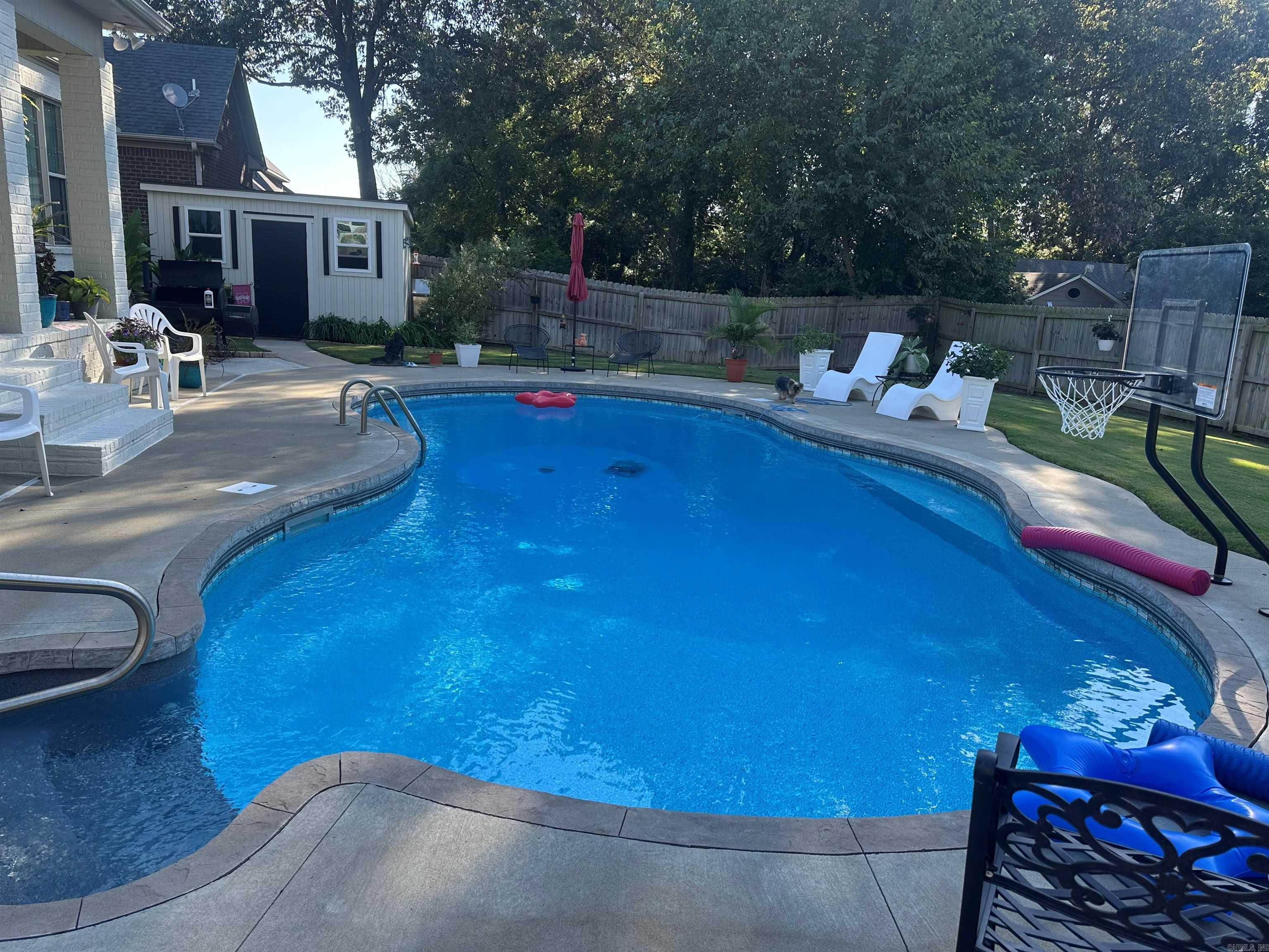 JAMESTOWN MANOR - Residential