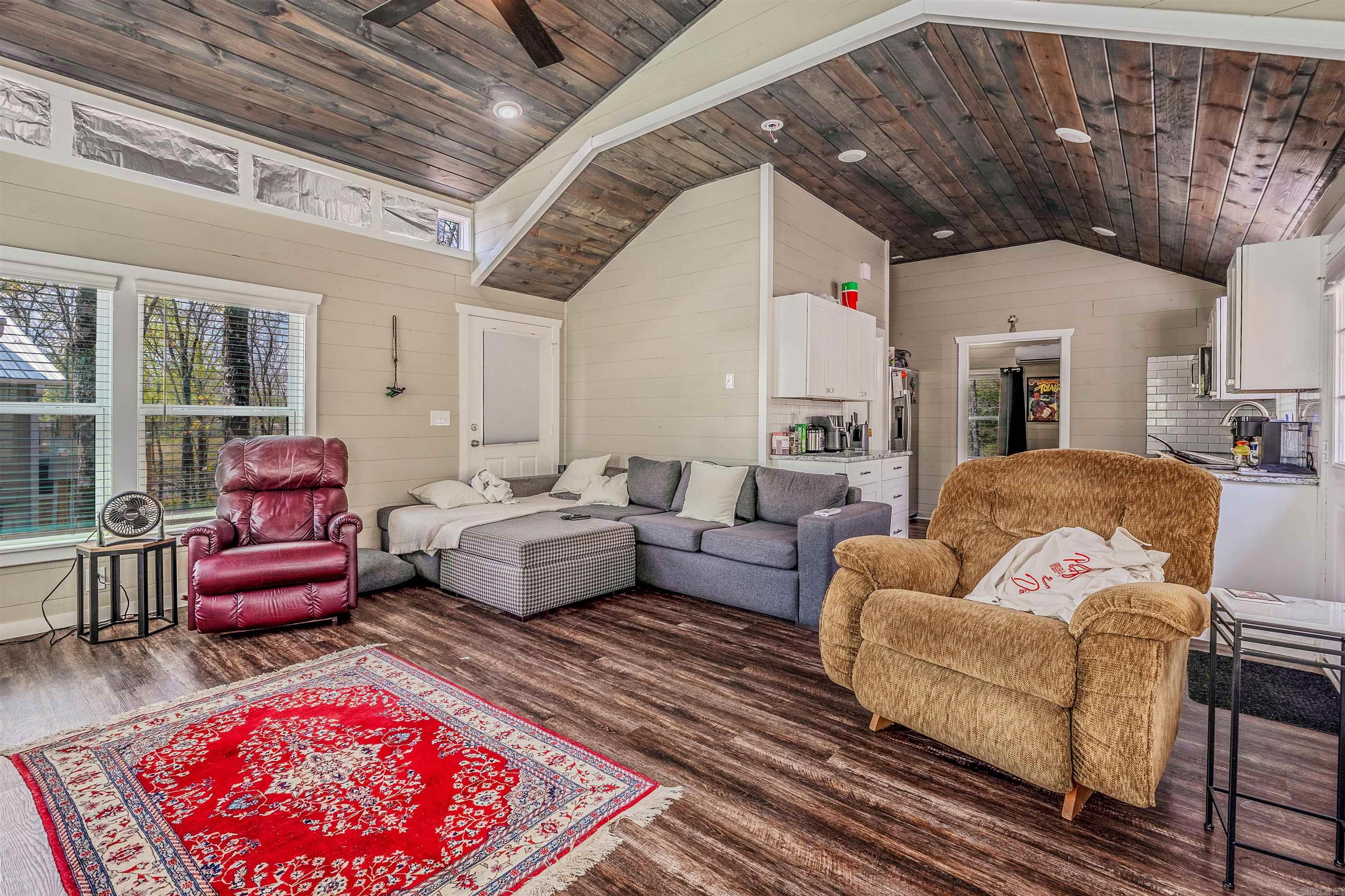 Metes & Bounds - Residential Income