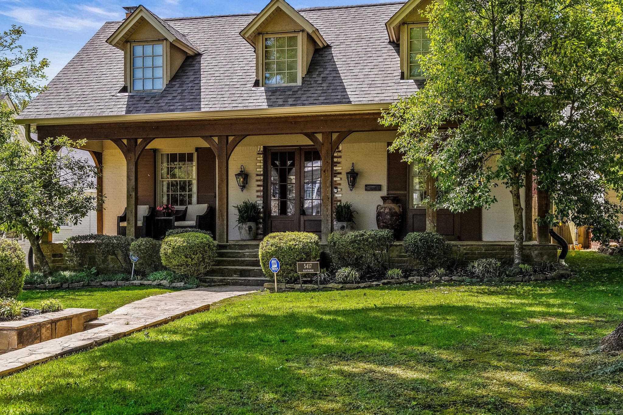 Gorgeous Heights home with spectacular appeal inside and outside.  Handsome exterior with postcard front porch. Fabulous family floorplan. Large living room with fireplace adjacent to the elegant banquet dining. Open kitchen with island and open keeping room and additional living space. Wonderful guest suite with full bath or nursery on main level along with spacious spa inspired primary suite and luxurious bath and extra large closet. Upstairs three additional bedrooms and two full baths along with play/study area. Beautiful lot in the center of the Heights!  An exceptional home for family living and entertaining friends!