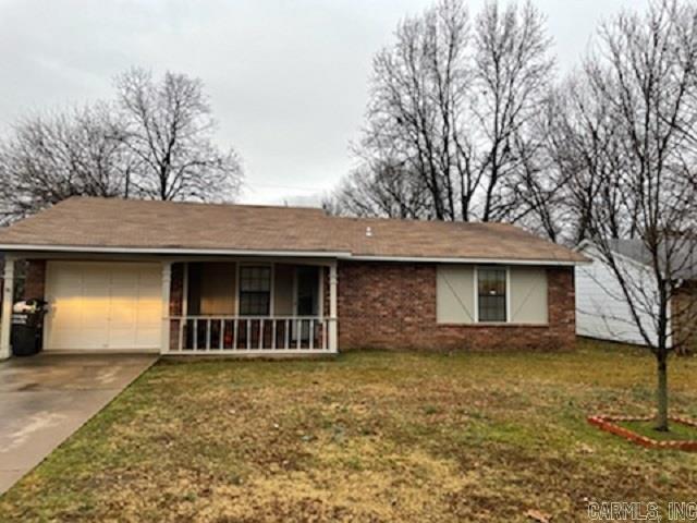 3 bedroom, 1.5 bath home located in Jacksonville close to Dupree Park.