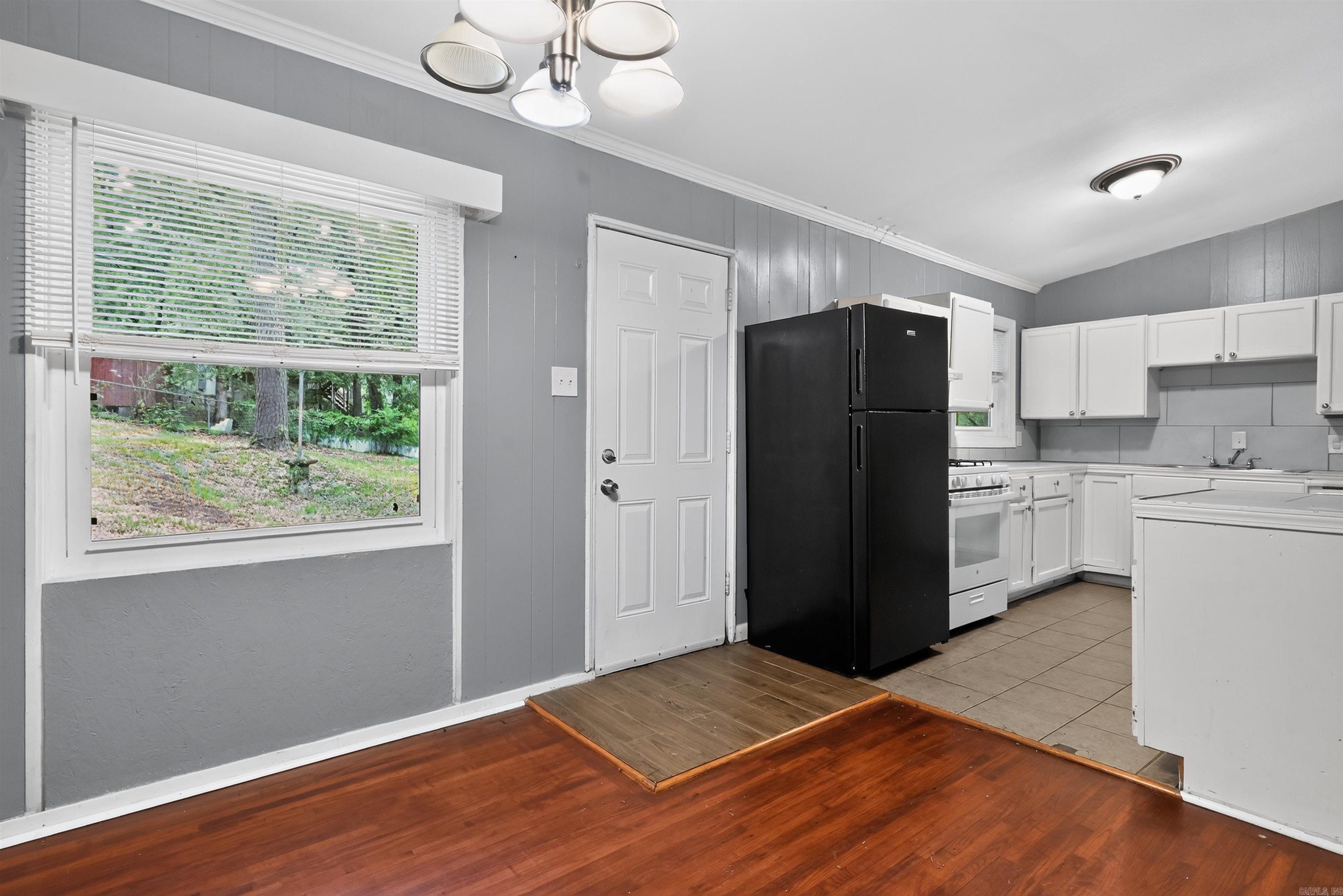 MEADOWCLIFF - Residential