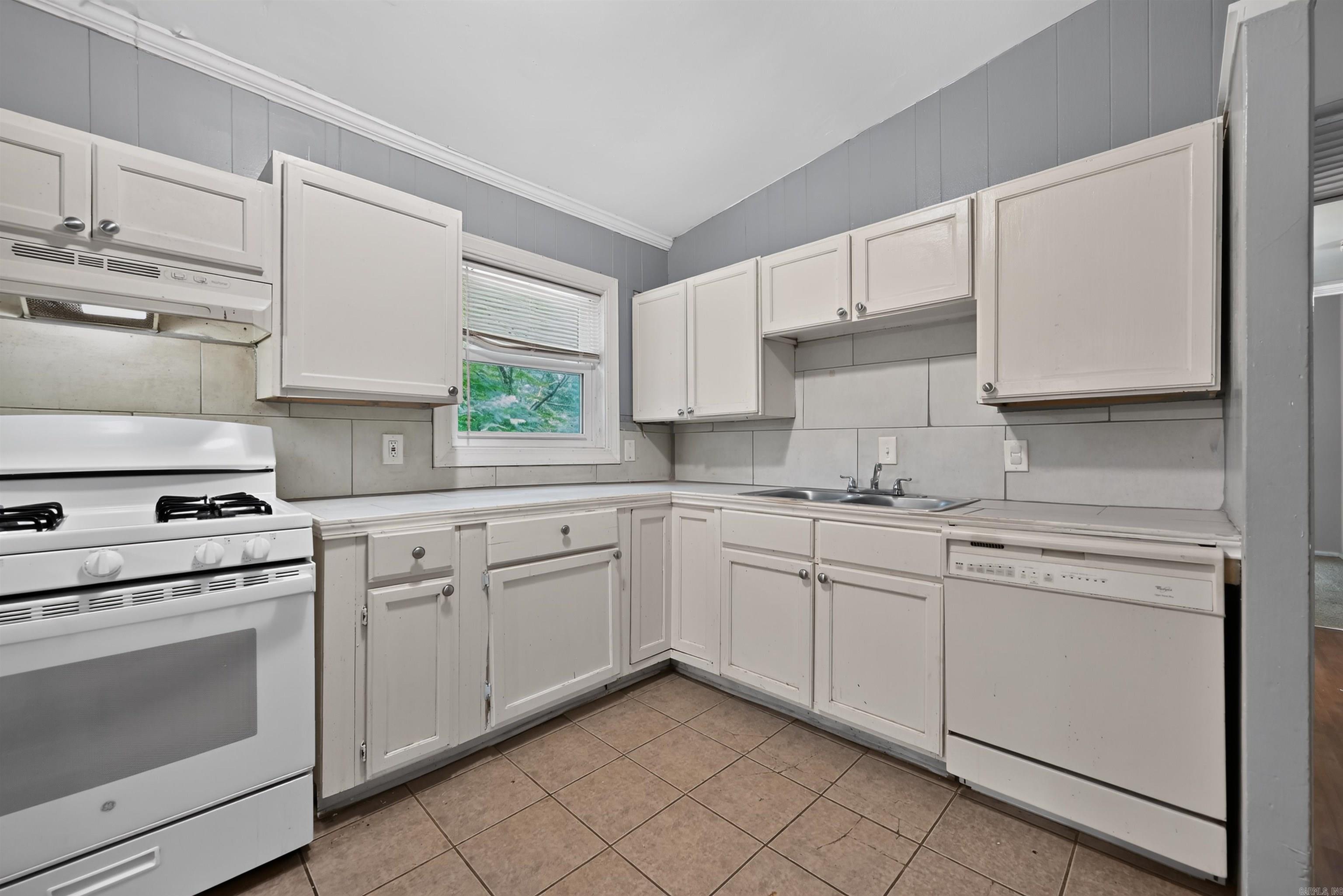 MEADOWCLIFF - Residential