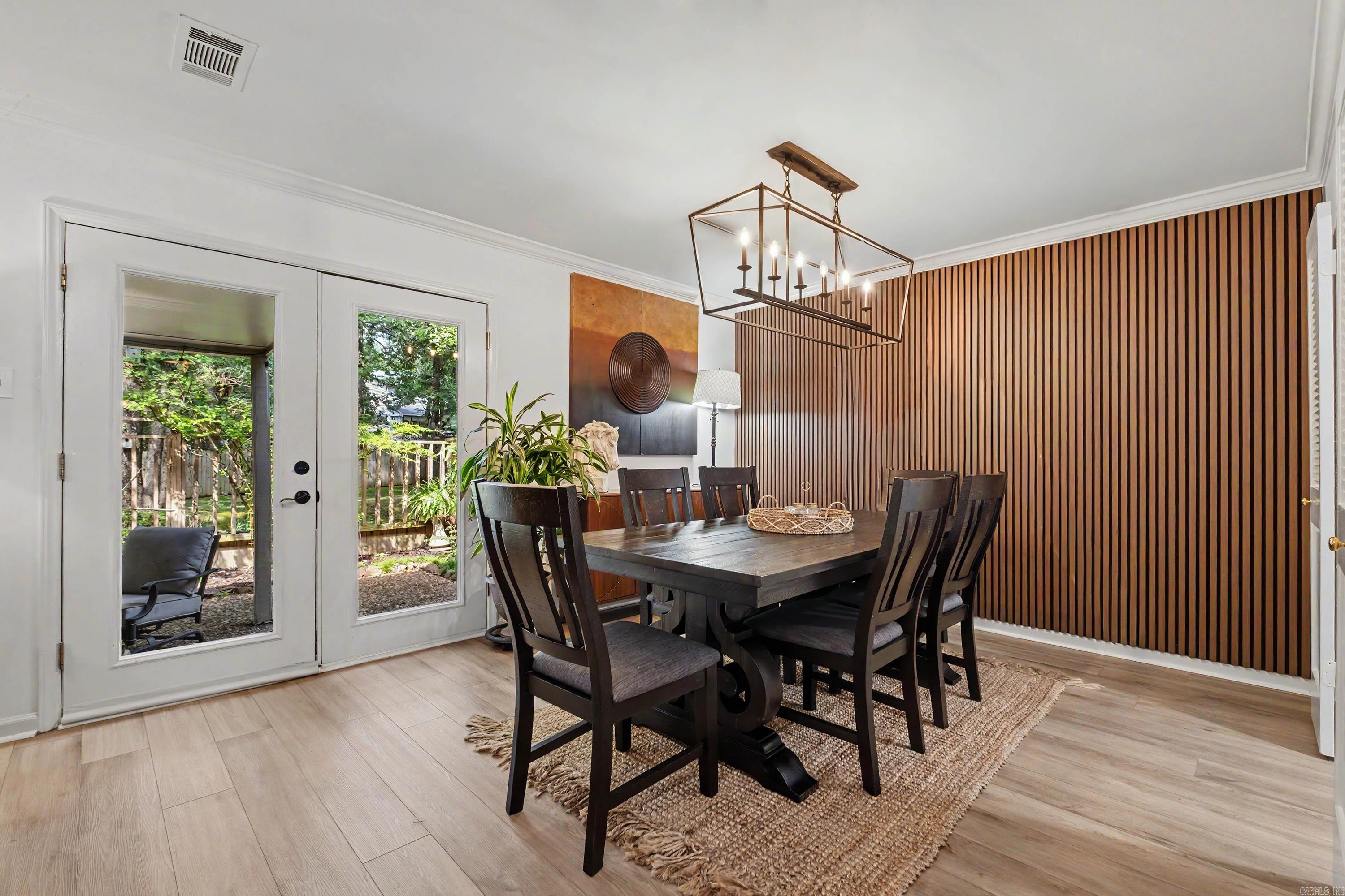 KINGSBRIDGE TWNHSE - Residential
