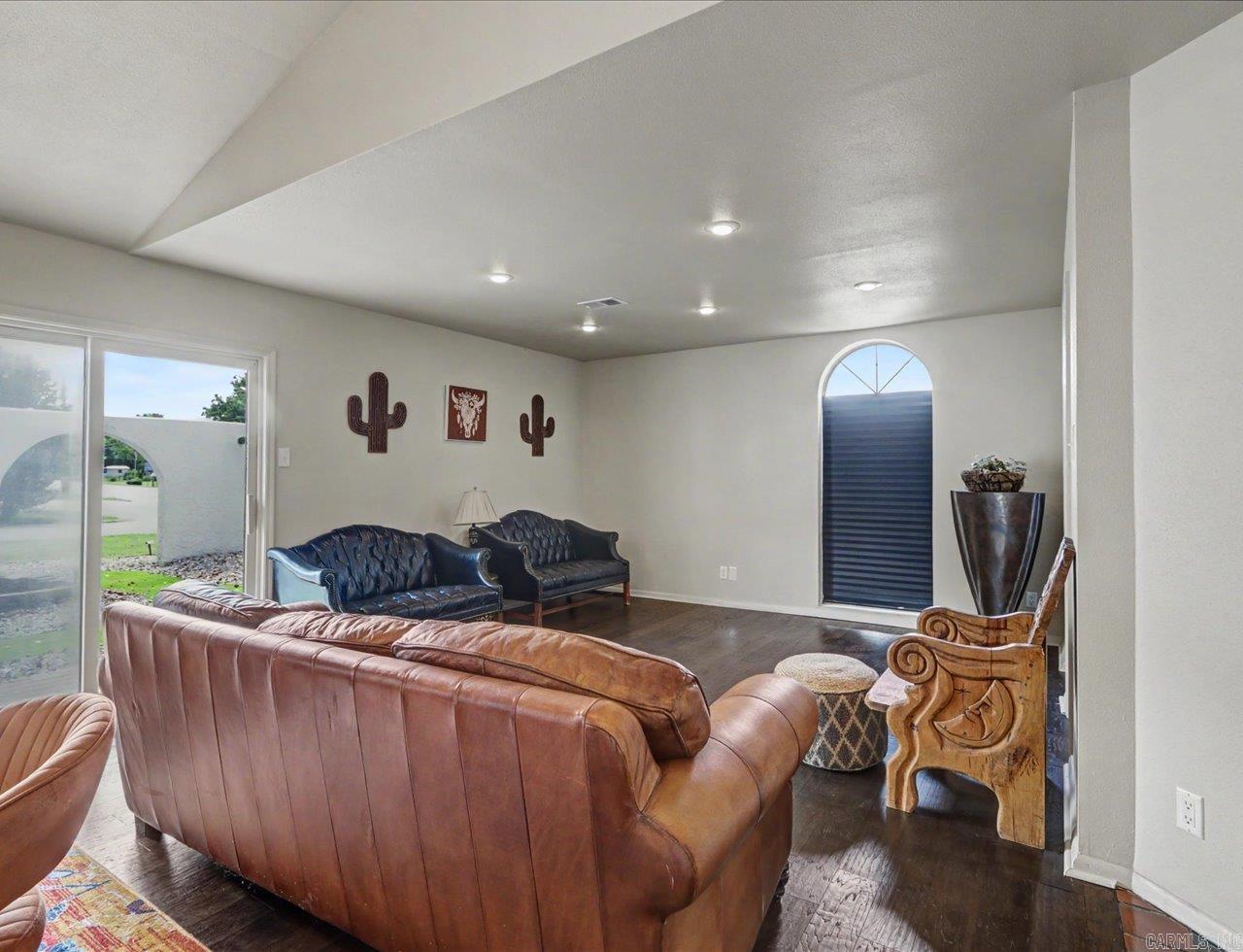 CEDARWOOD COMMECIAL PARK - Residential