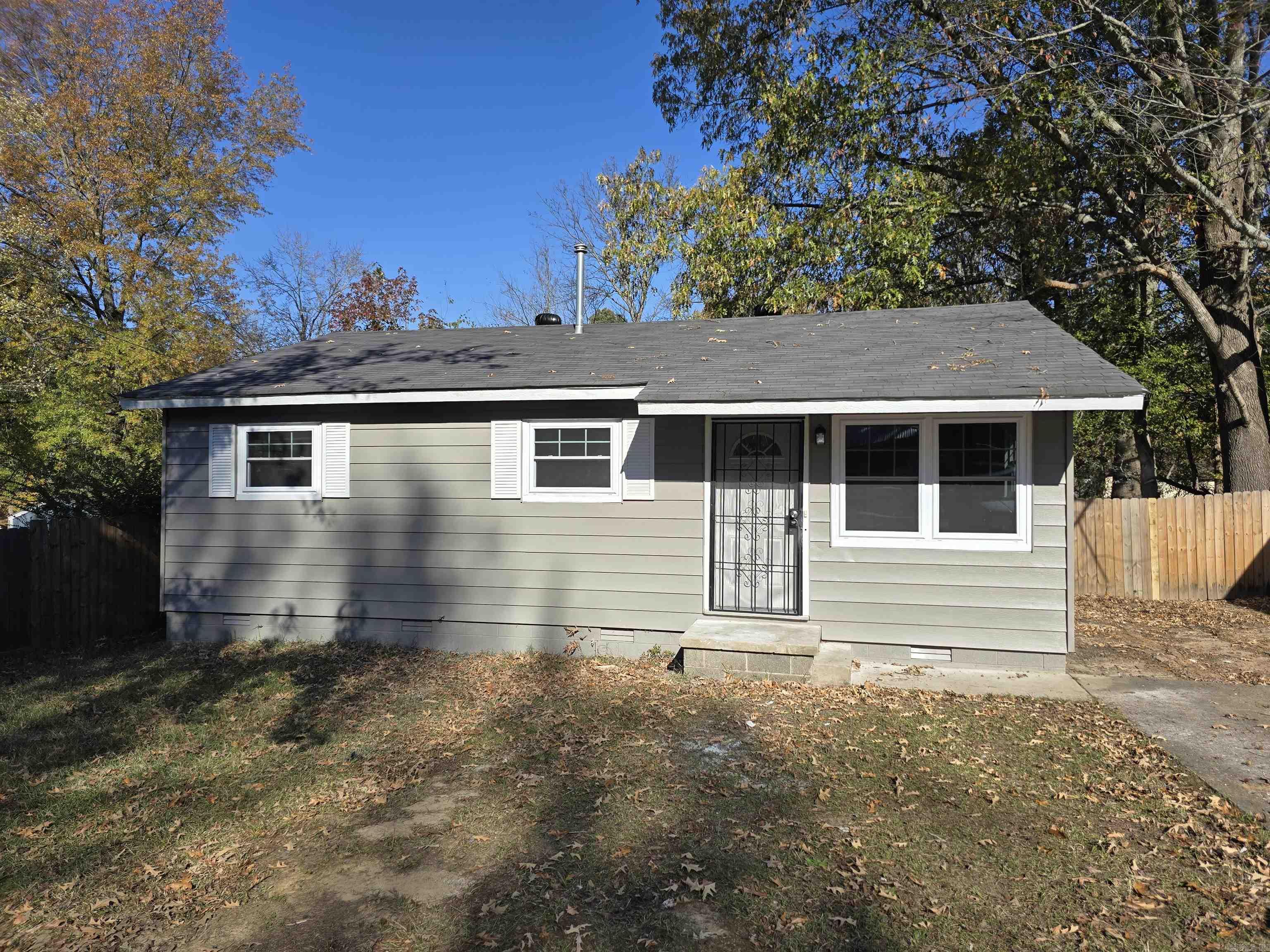 This newly remodeled home is perfect with a large back yard, 3 bedrooms and one bathroom. It is located in town, close to restaurants and shopping for convenience. Come check out this wonderful home yourself!!